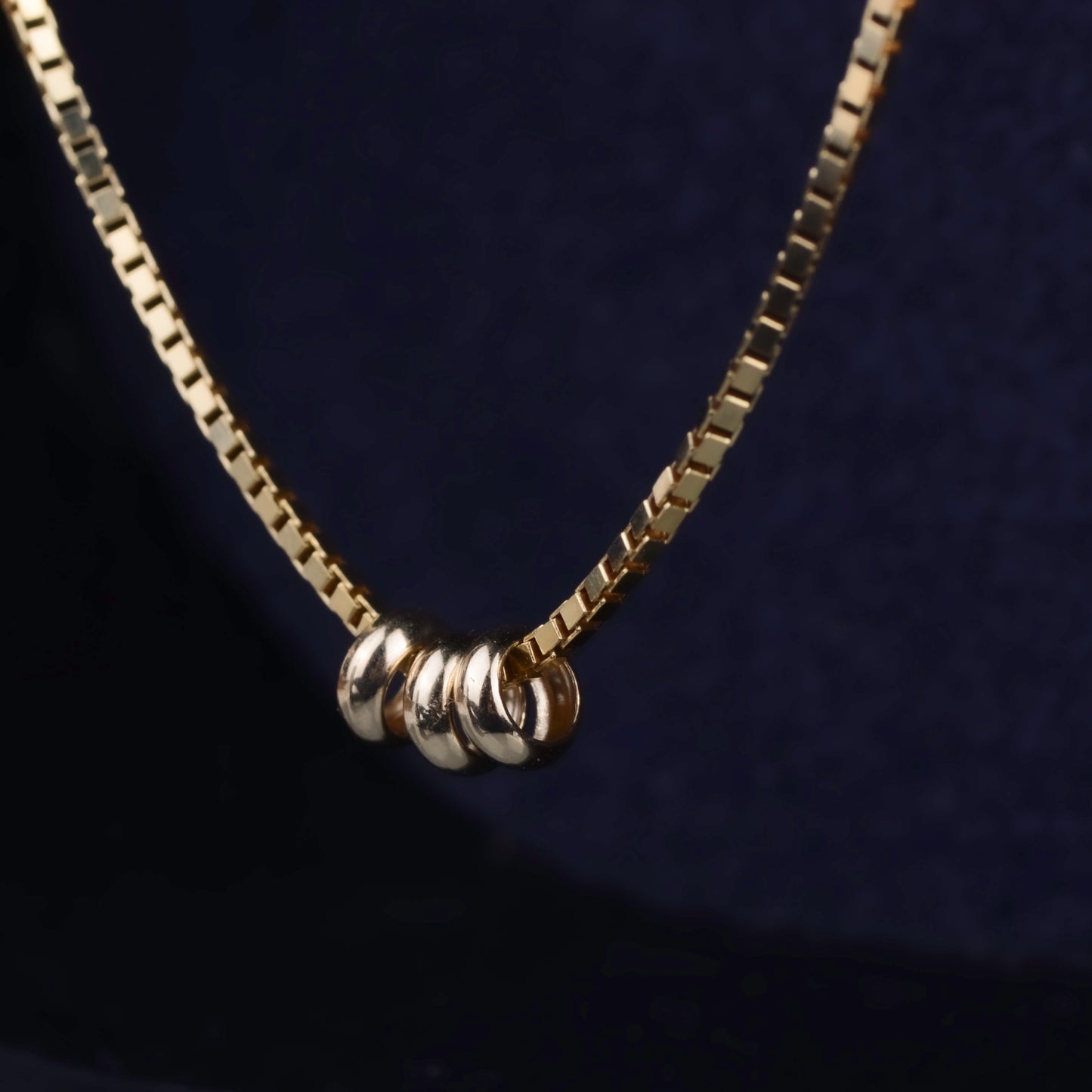Hanger 14k doll's charm
