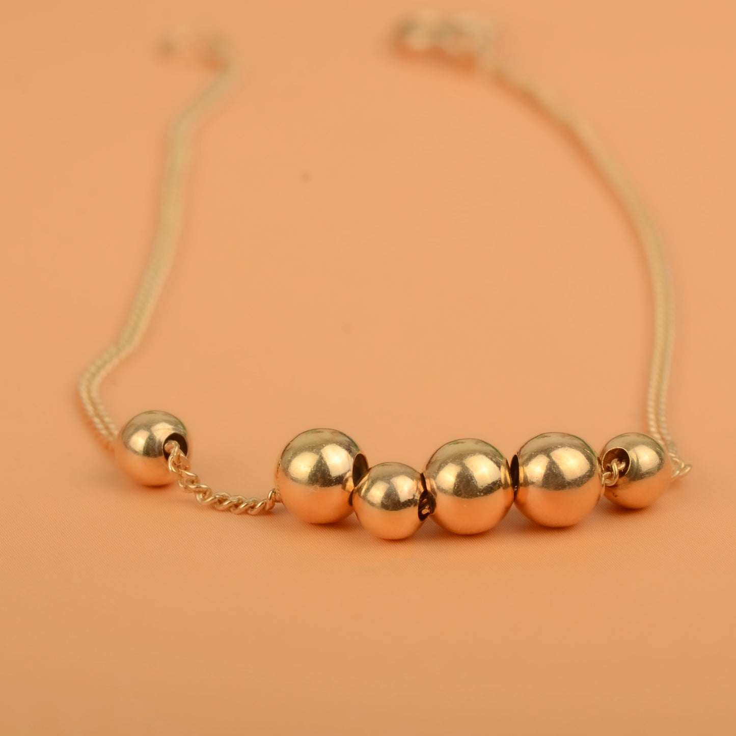 N 29. 8 / 8 armbanden
