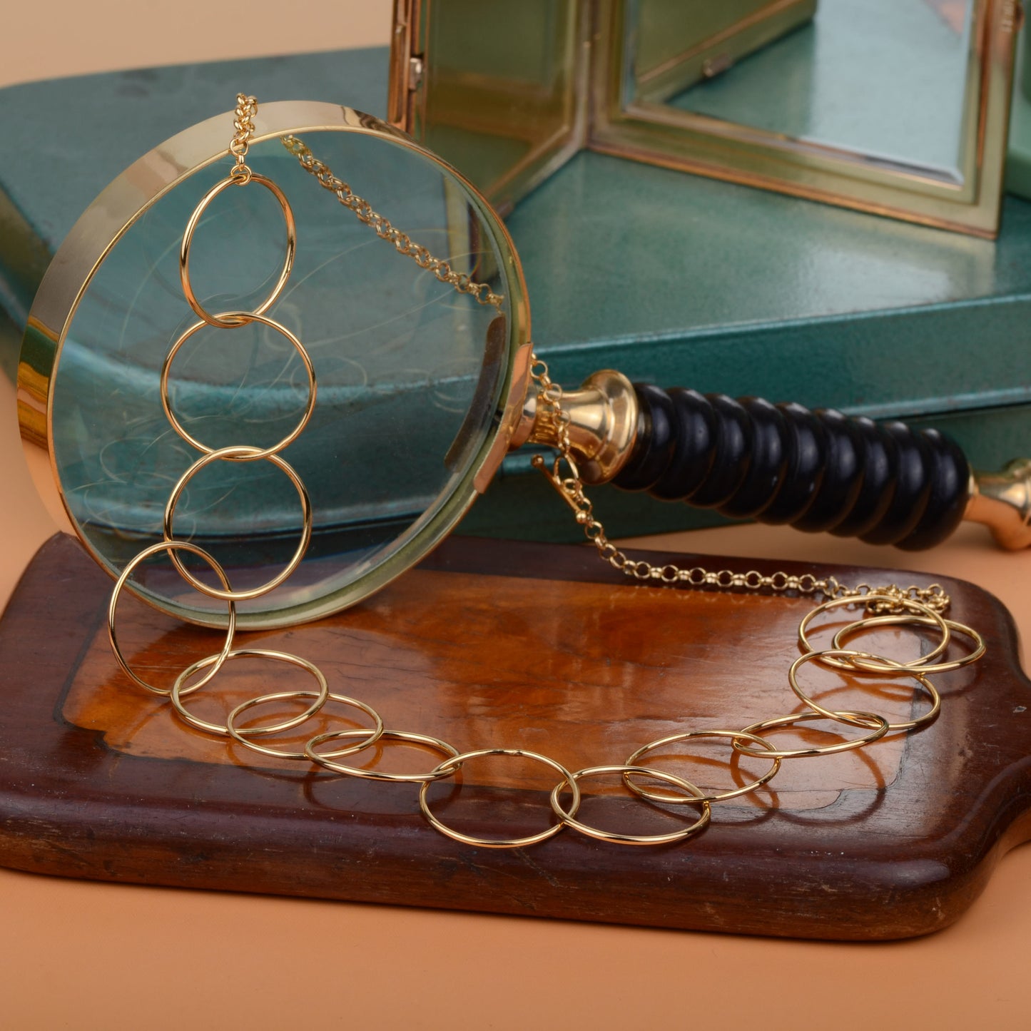 N 37. 3 / 3 armband of ketting