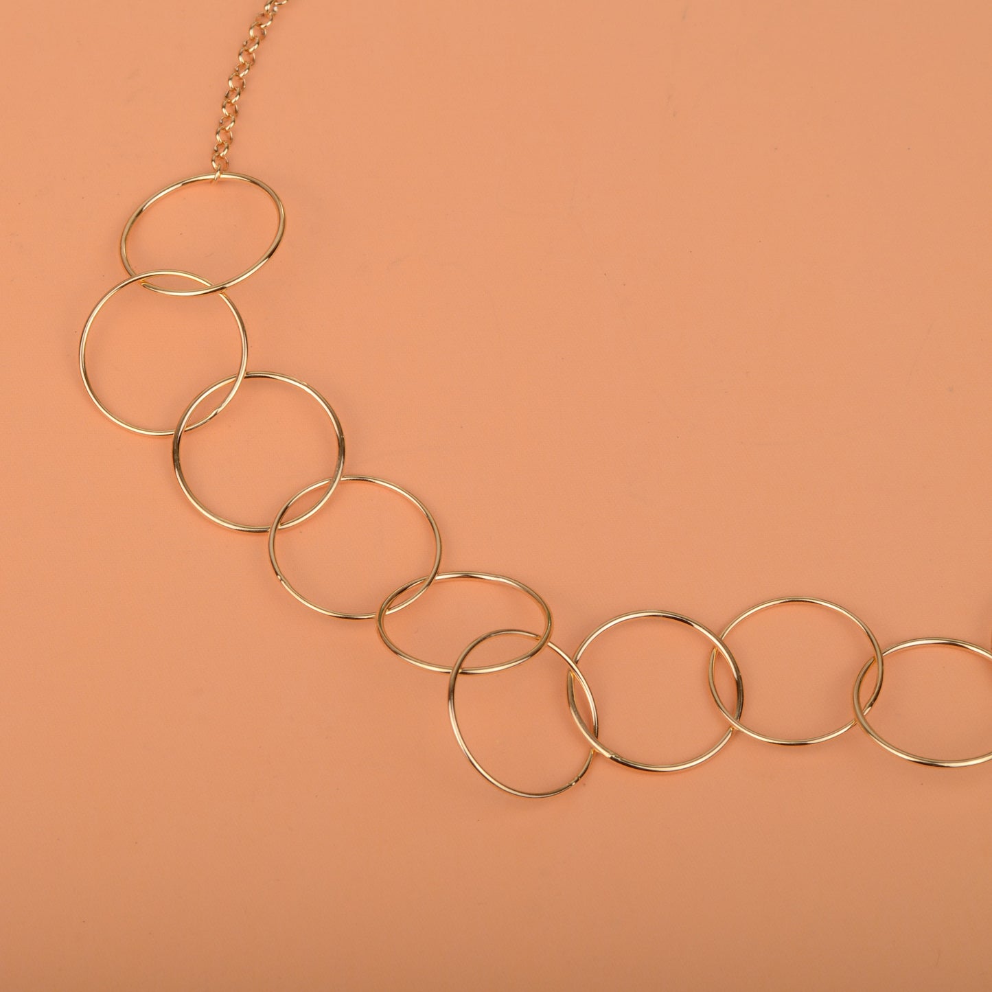 N 37. 3 / 3 armband of ketting