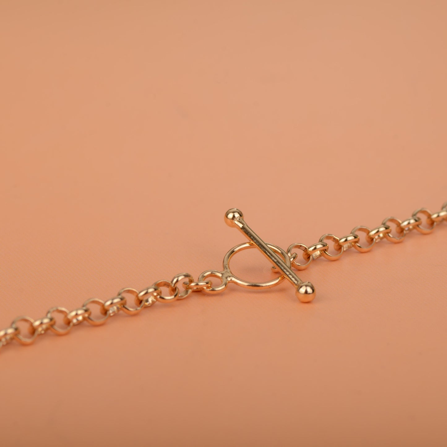 N 37. 3 / 3 armband of ketting