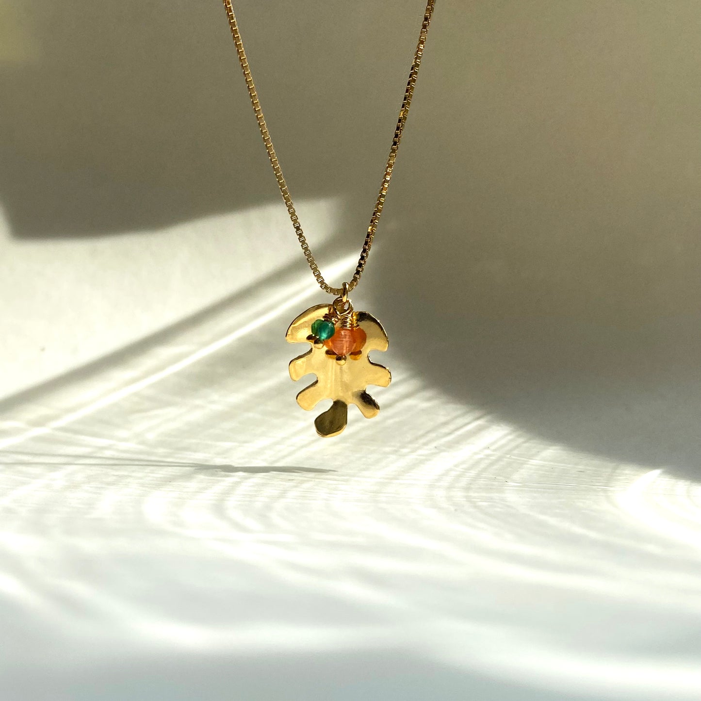Necklace fig leaf