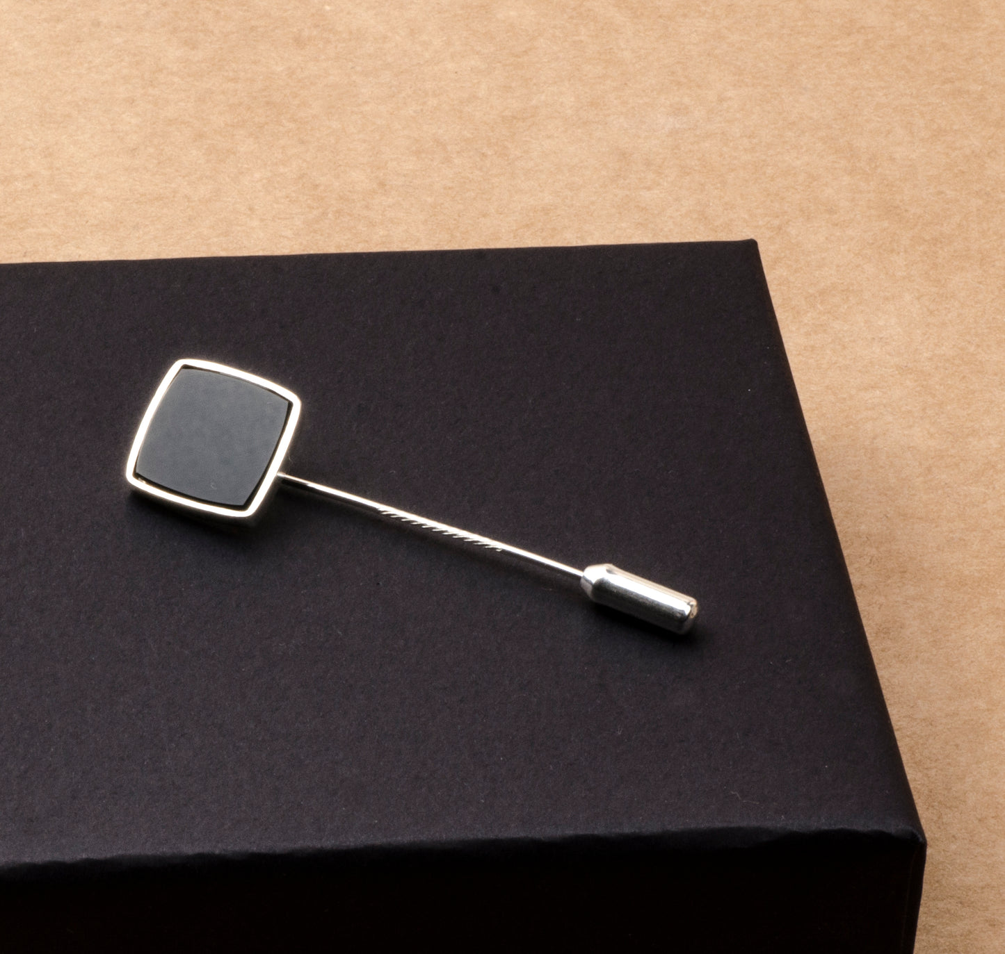 Lapel spider onyx