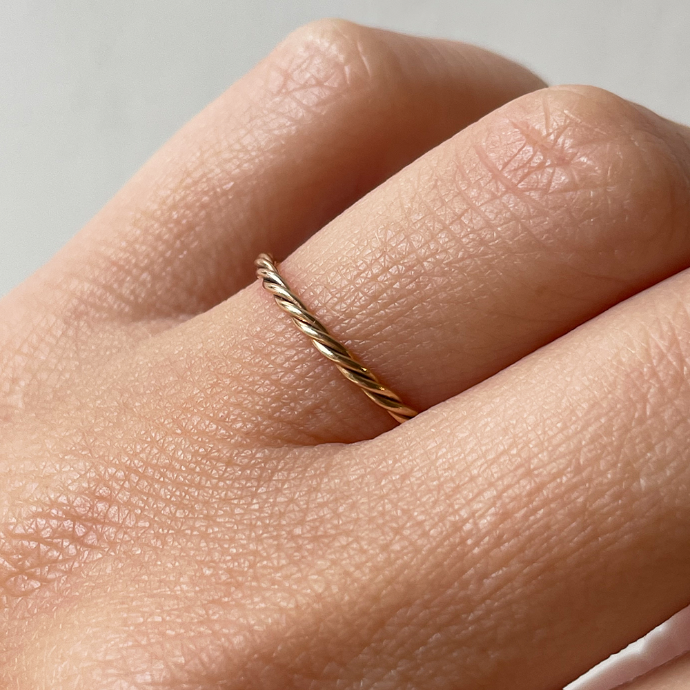 Ring 14k twisted