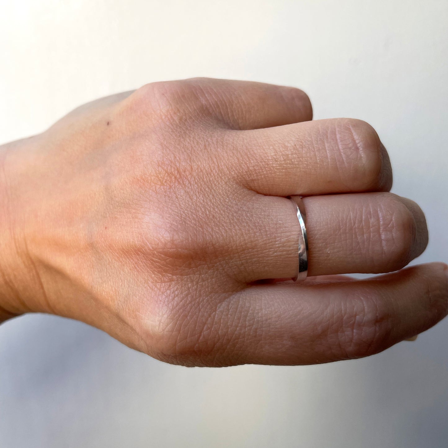 Ring knot mobius