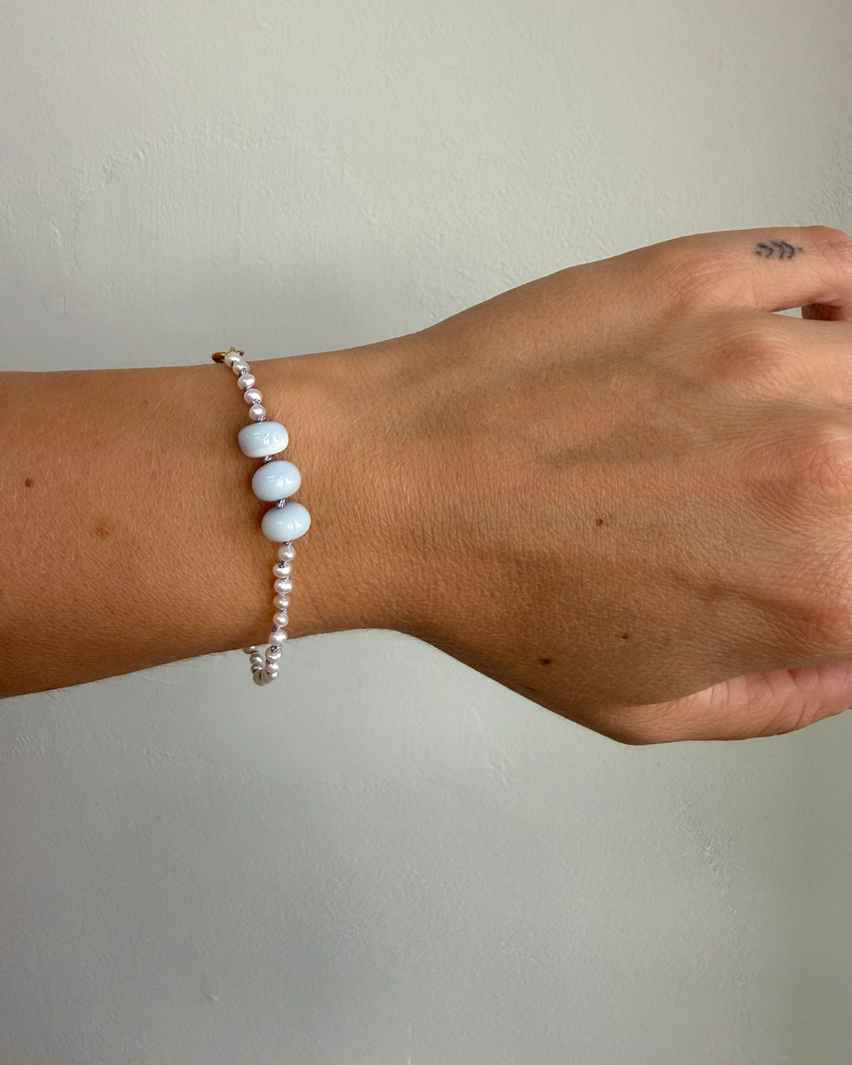 Armband blue opal