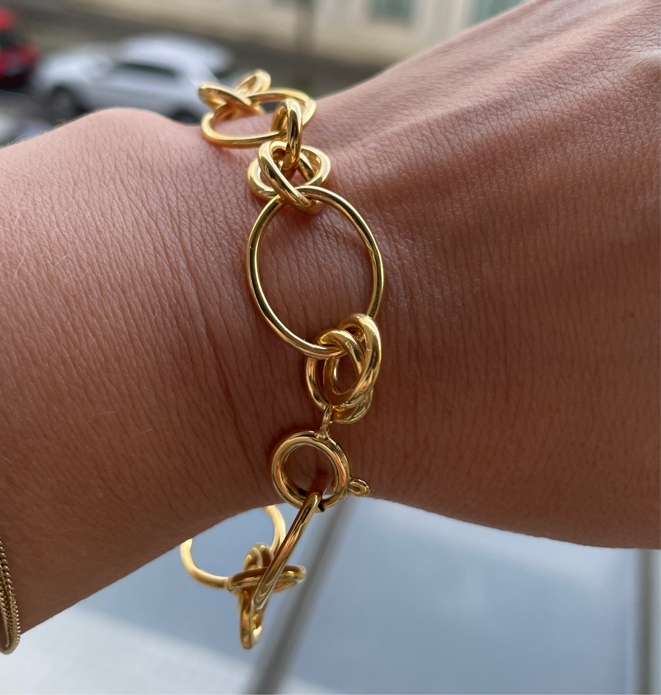 Bracelet connection
