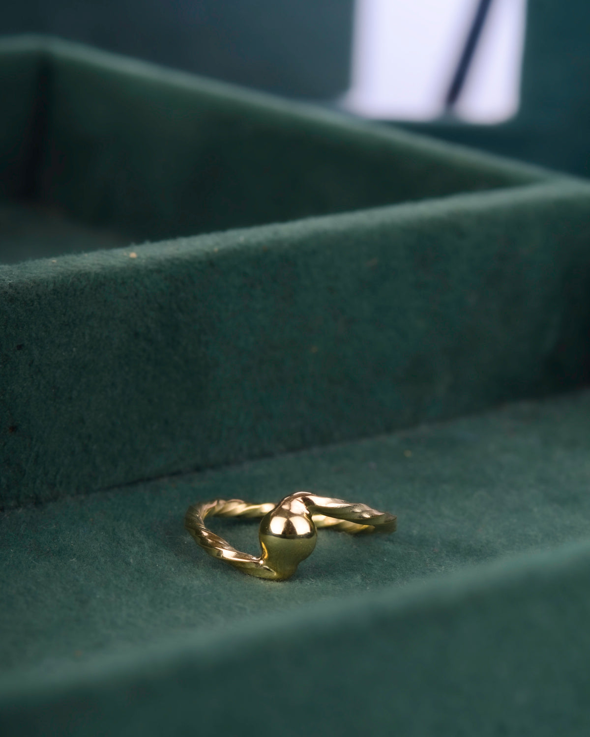 De Simone de Beauvoir ring 14k