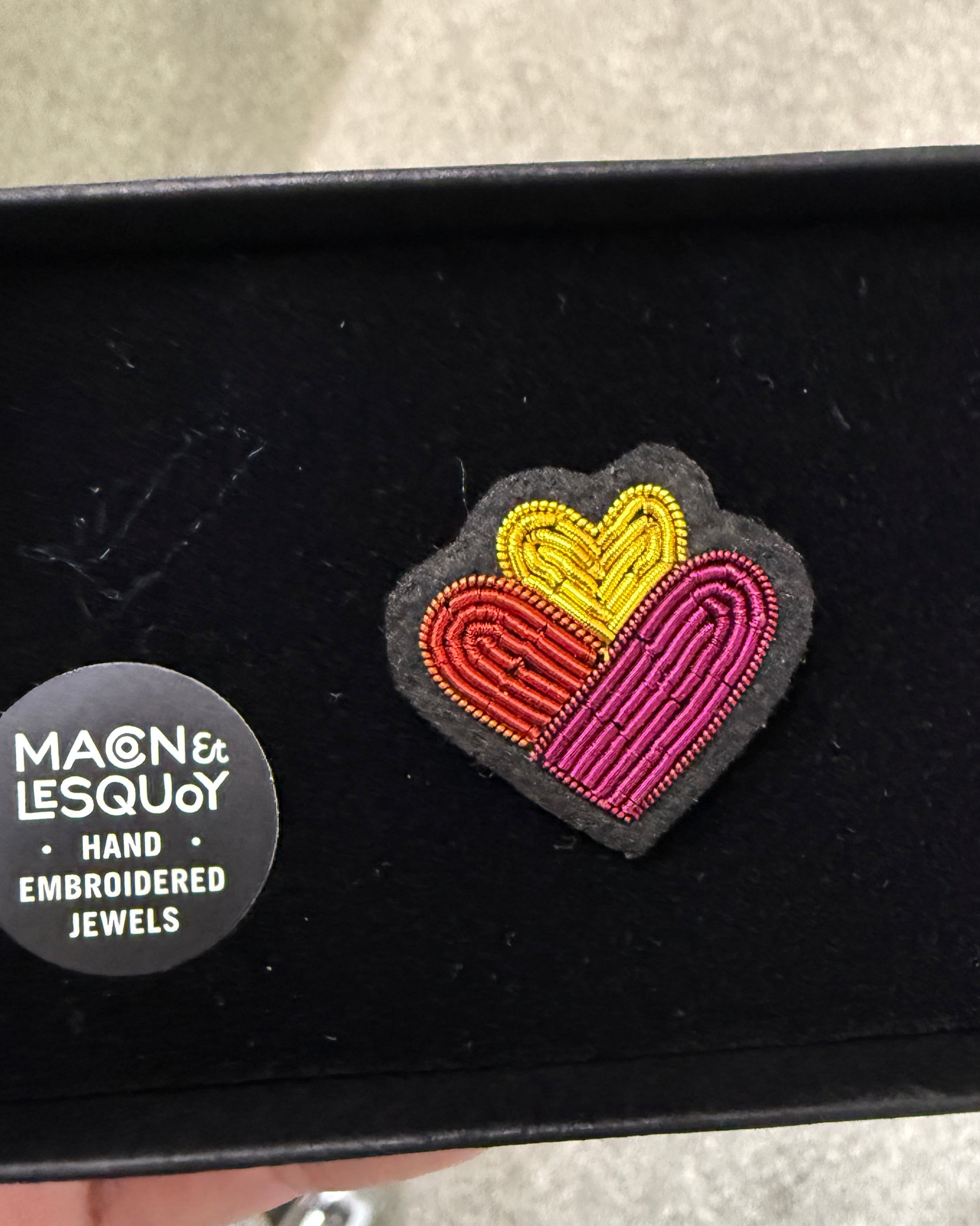 Broche familie hart