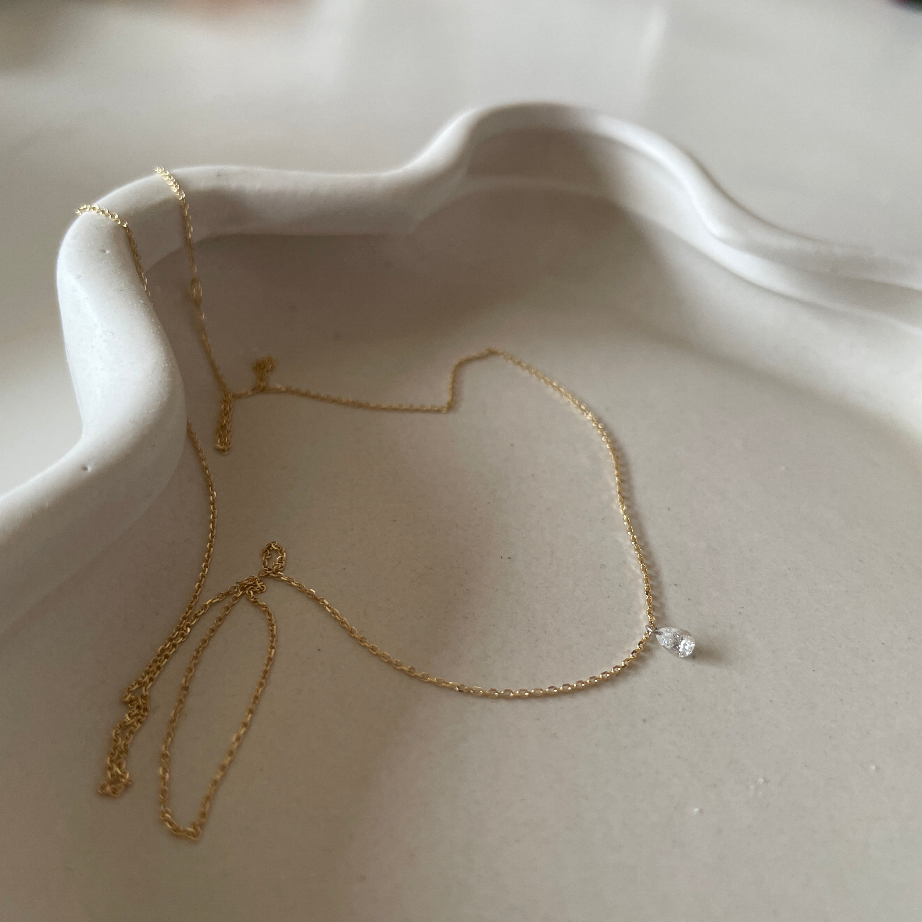Ketting 18k dangling brilliance