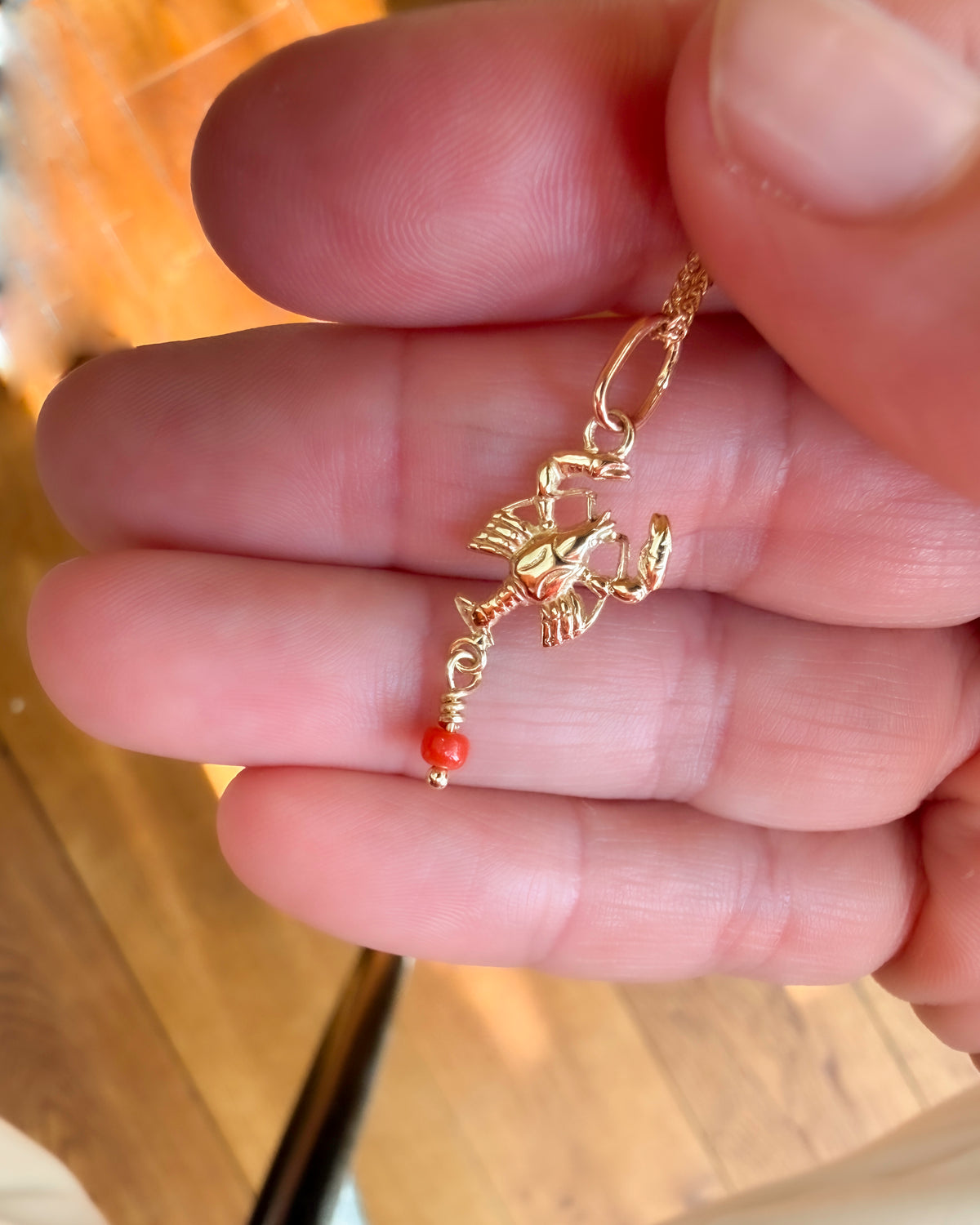 De Alexandra David-Néel hanger 14k