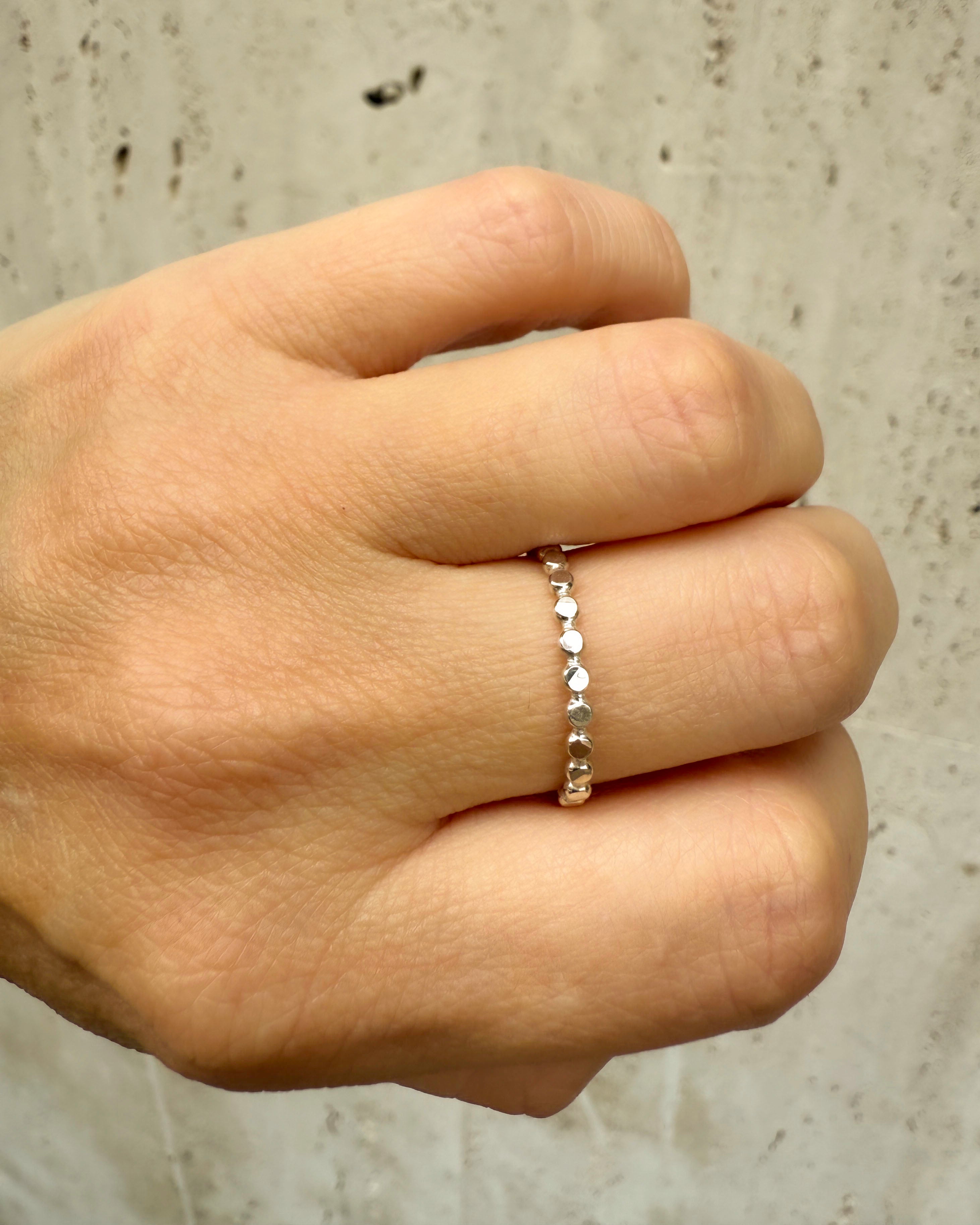 Ring flat pearl