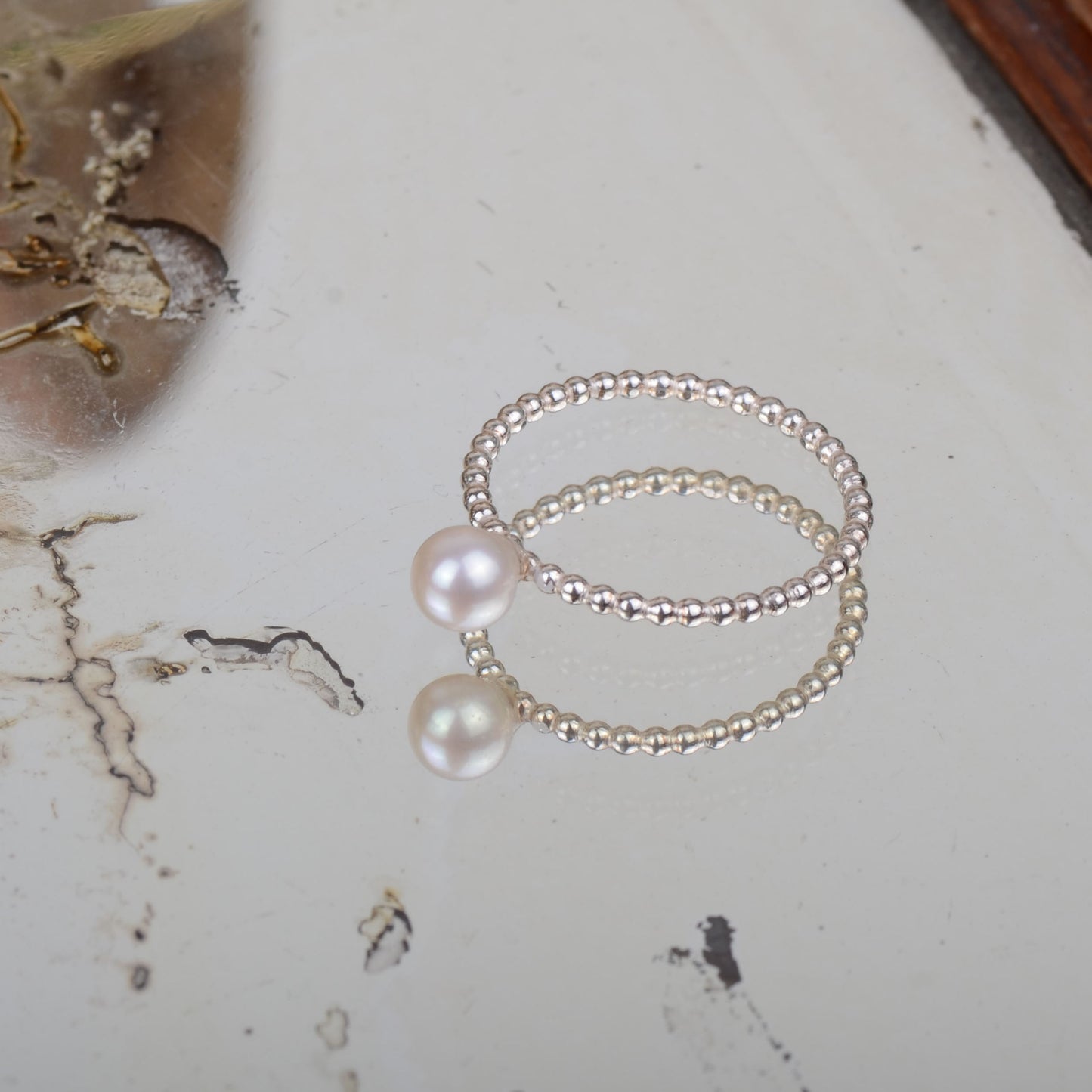 N 28. 5 / 5 ring