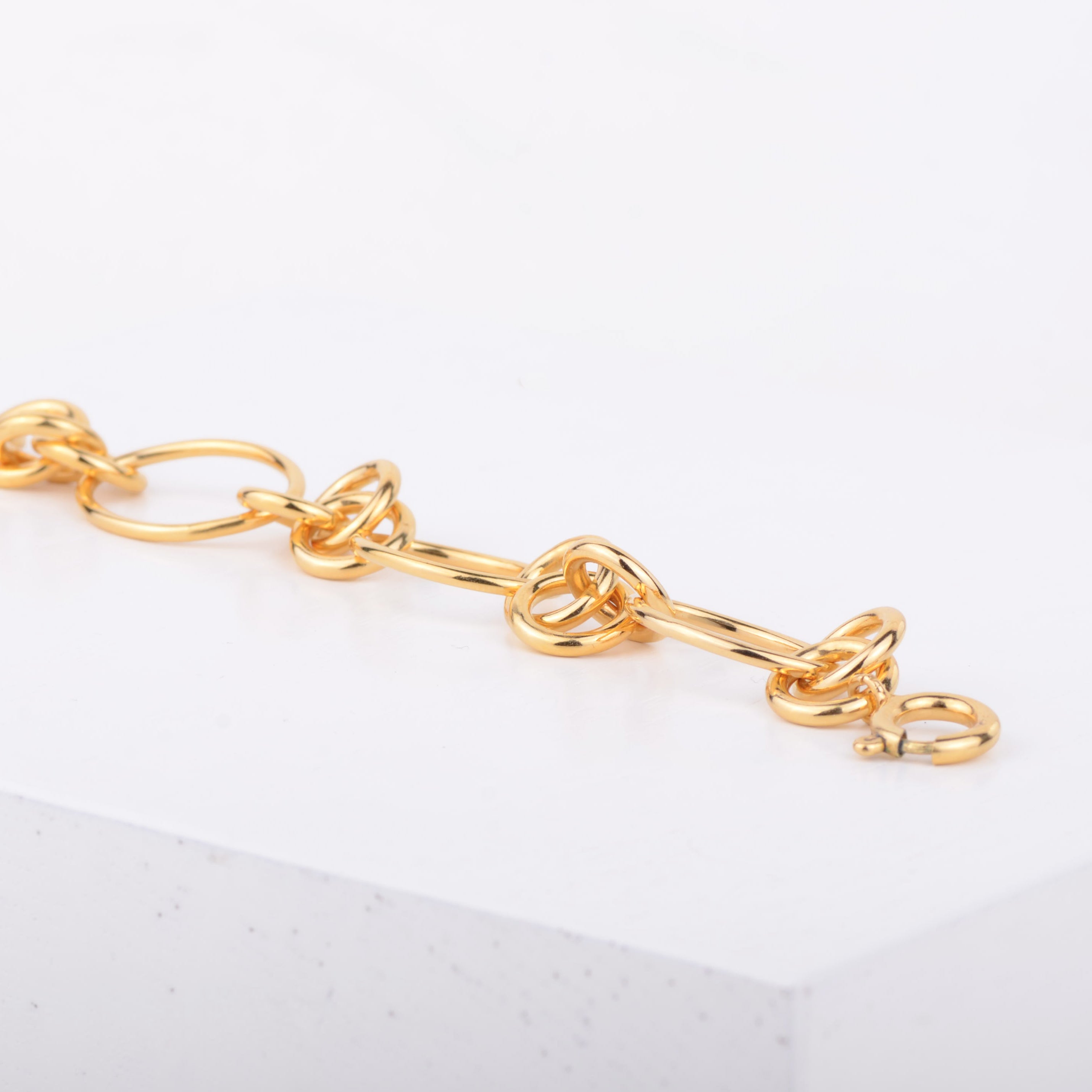Bracelet connection