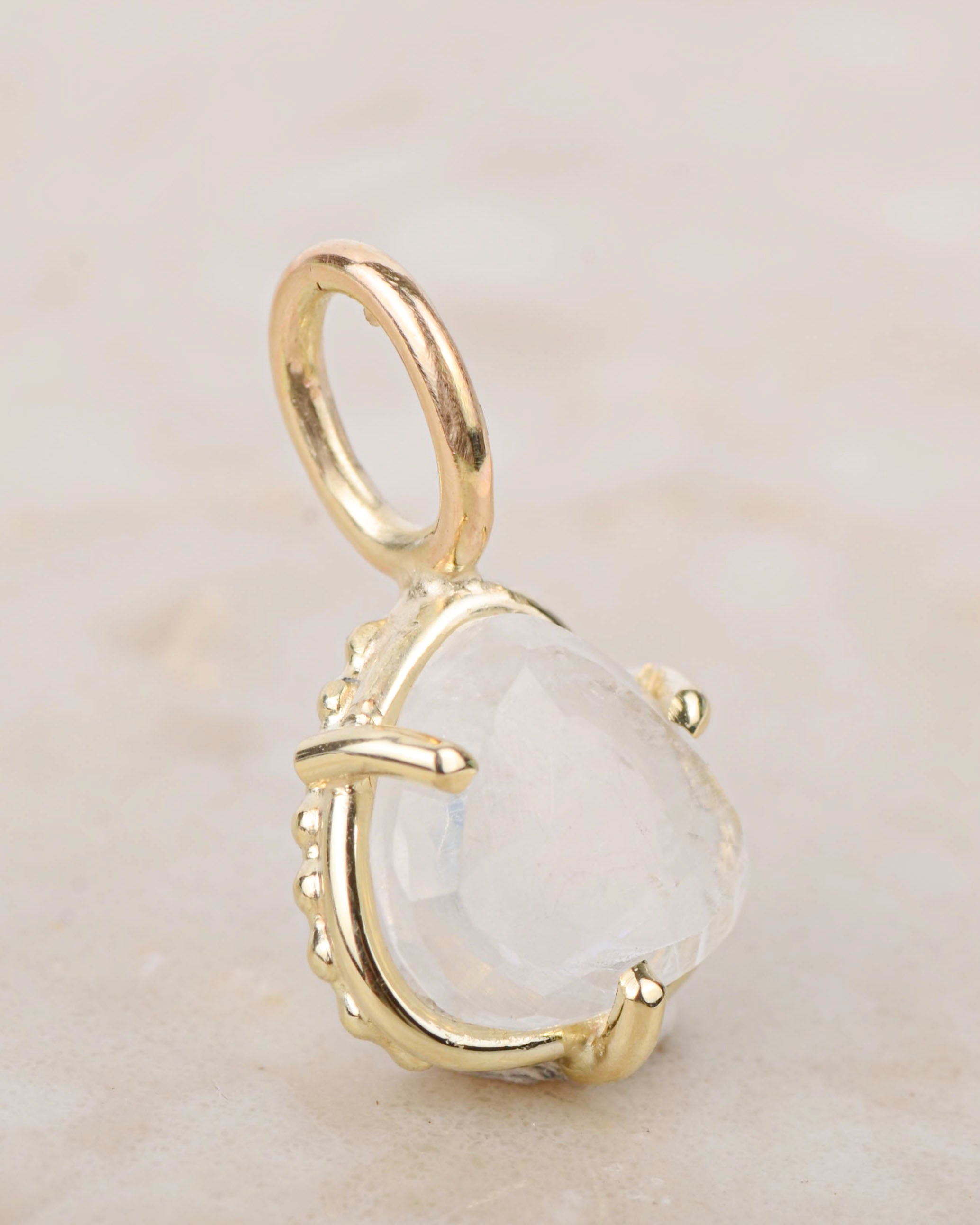 Pendant 14k moonlight