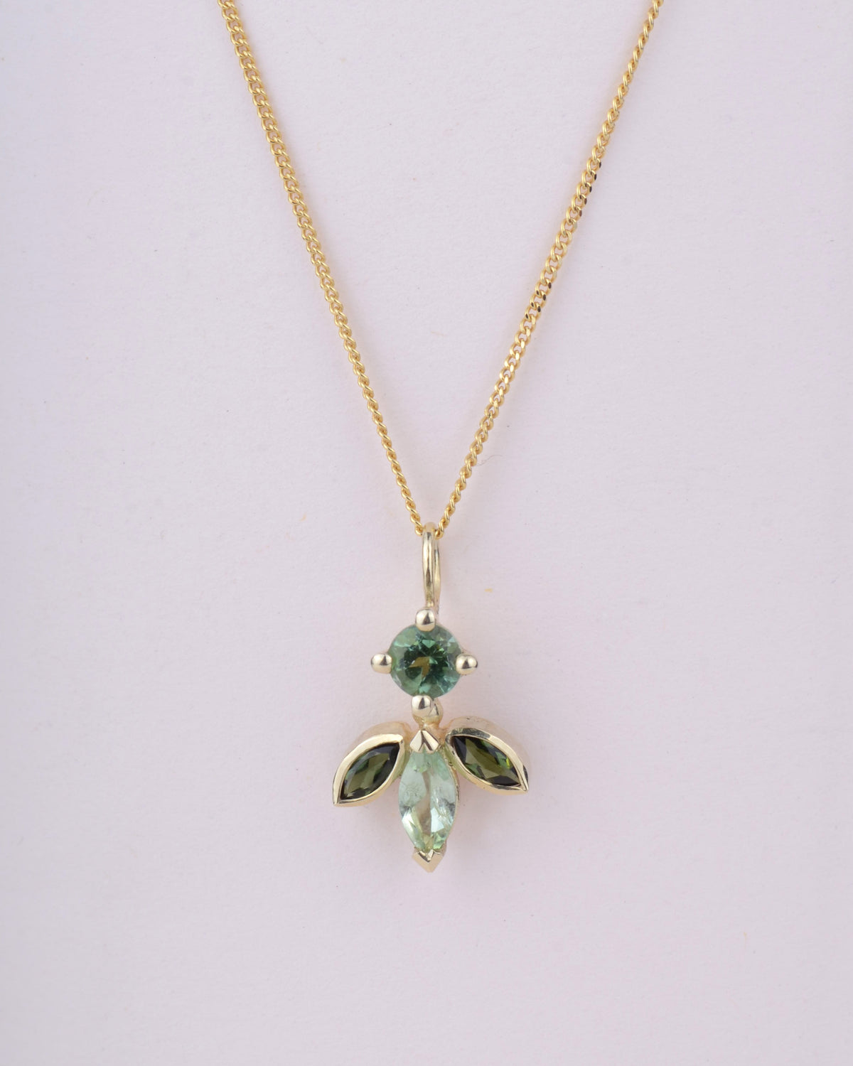 Nature’s whisper ketting 14k