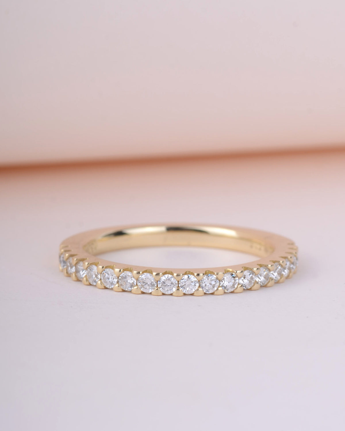Shine bright alliance ring 14k