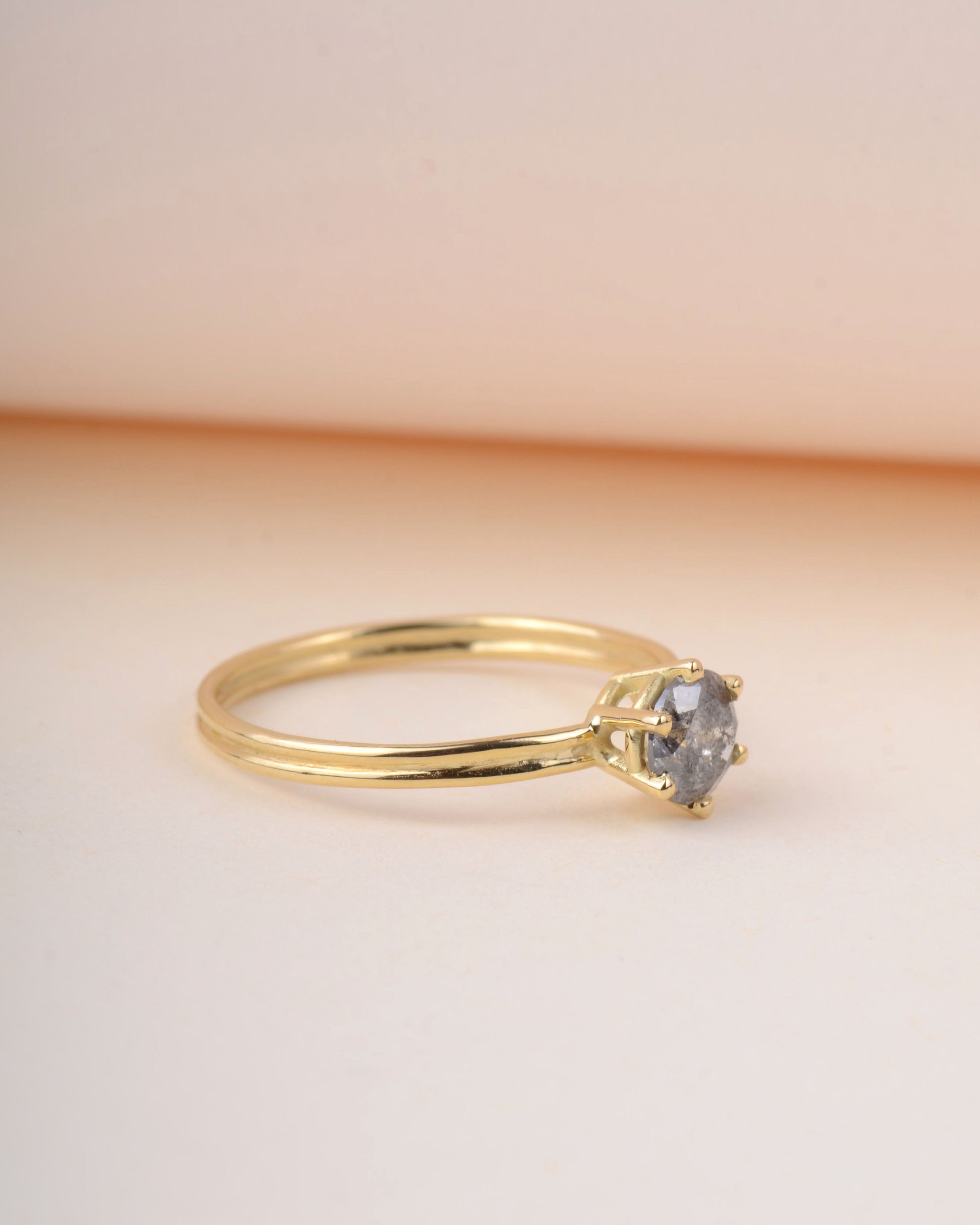 Ring 18k salt & pepper