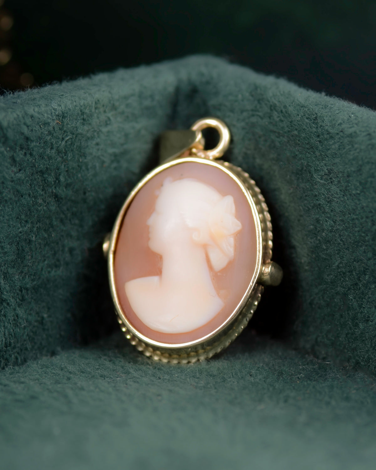 De Eleanor Roosevelt hanger 14k