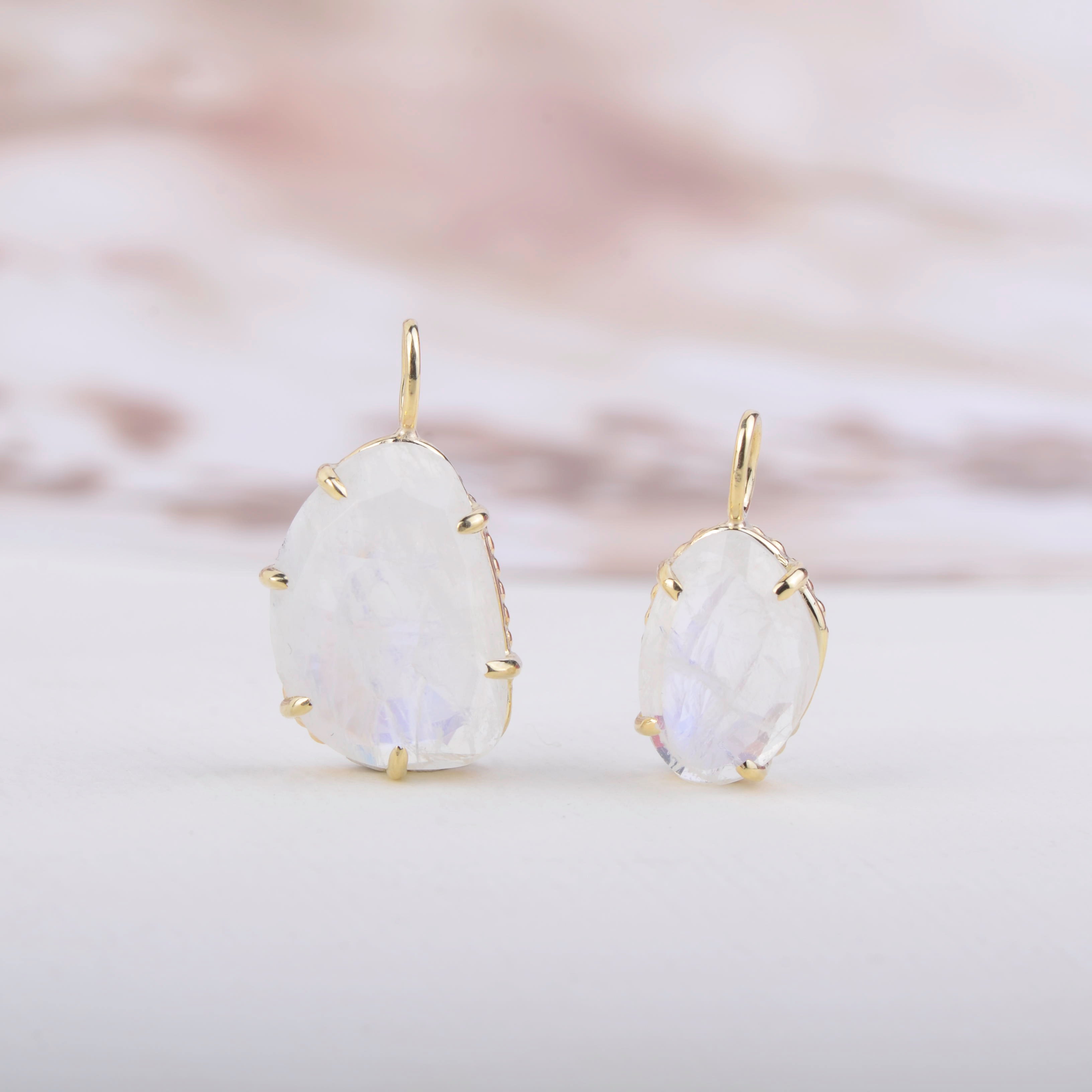 Hanger 14k moonlight