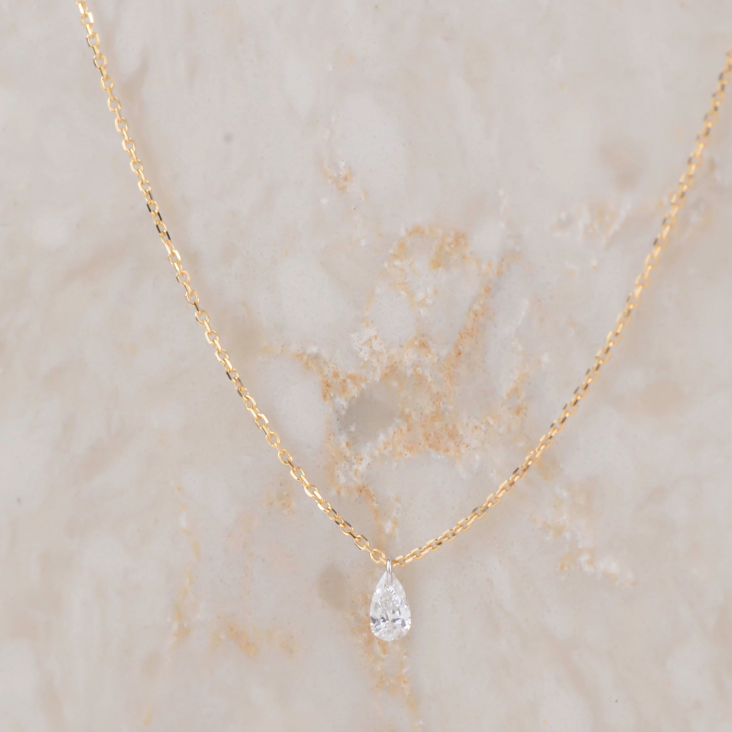 Necklace 18k dangling brilliance