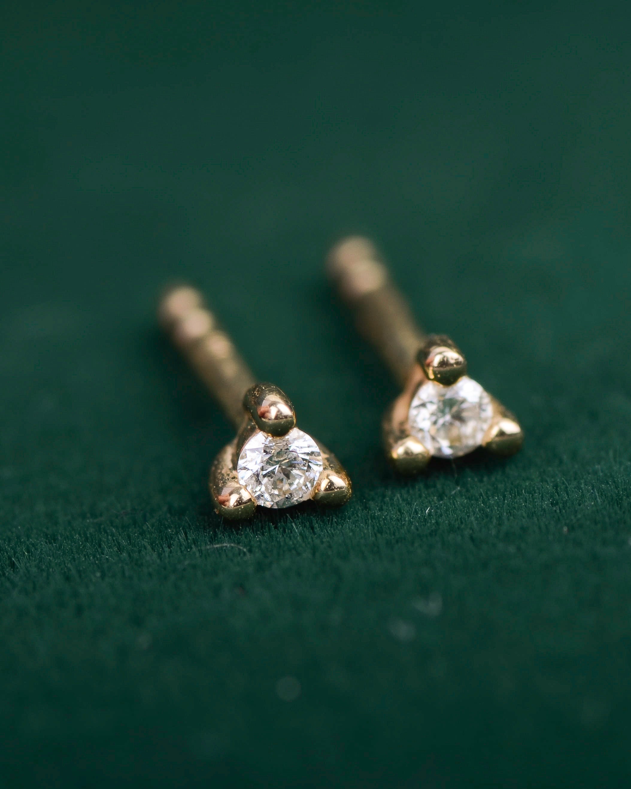 Oorbellen 14k diamond tiny studs
