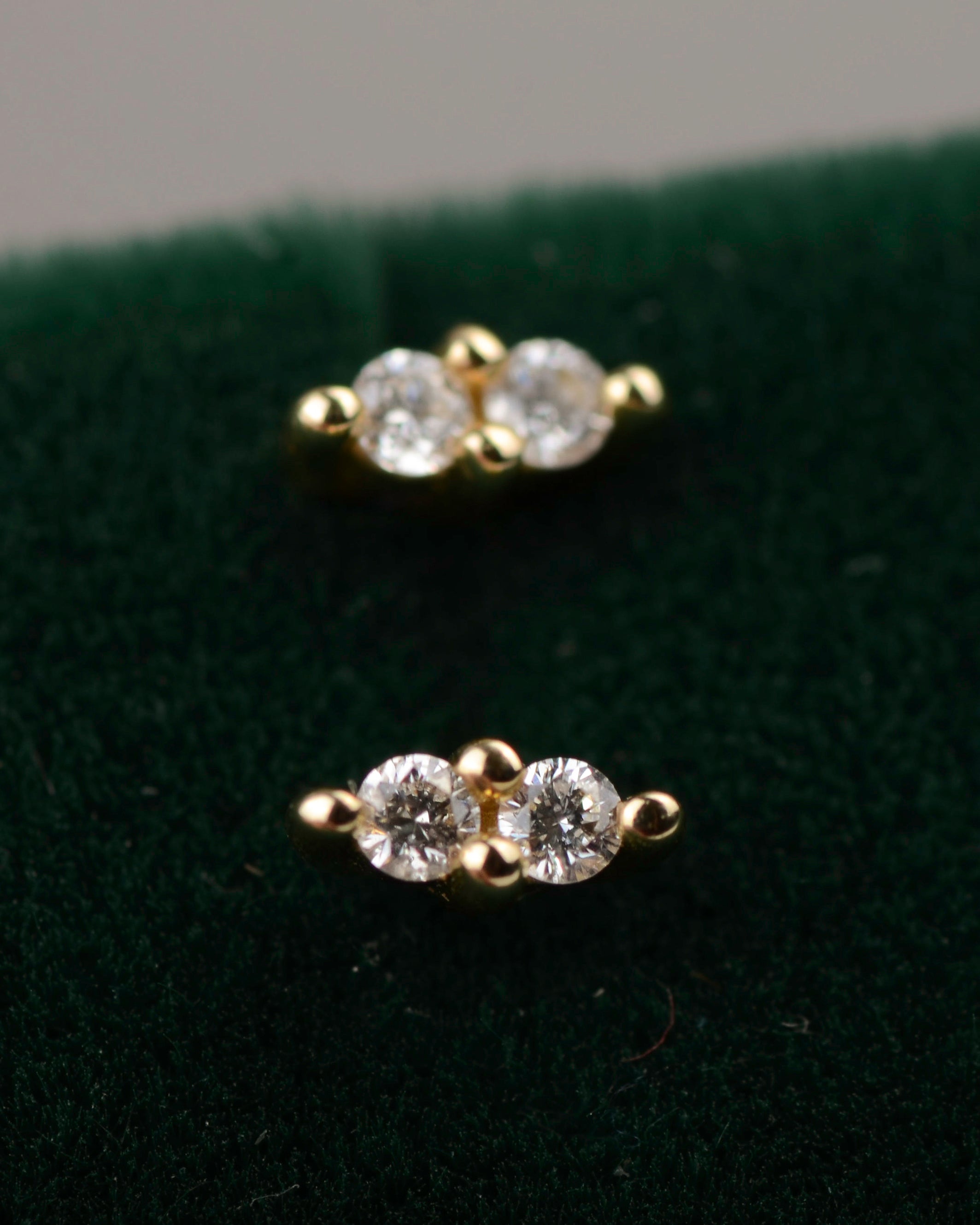 Oorbellen 14k double diamond studs