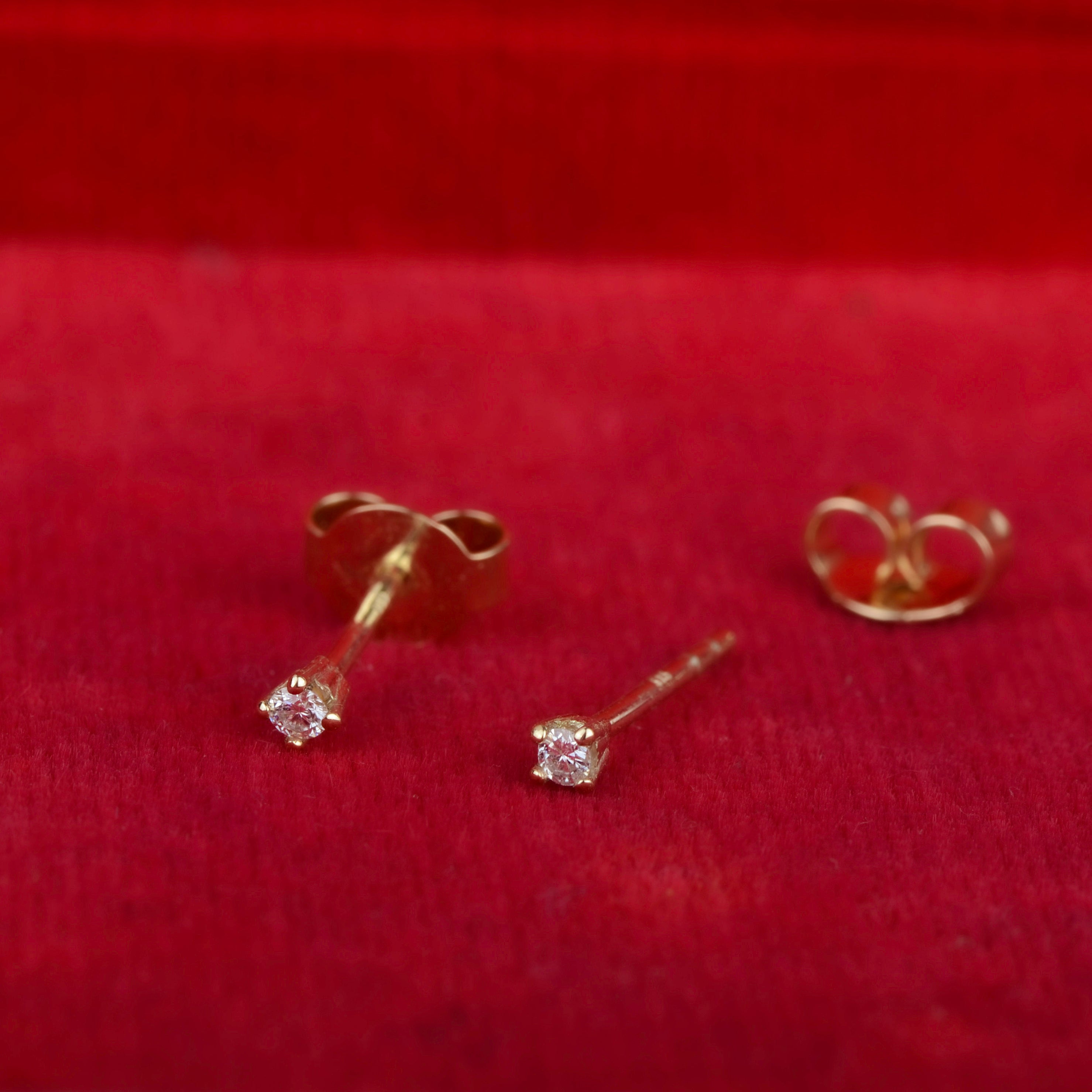 Oorbellen 14k diamond petite studs