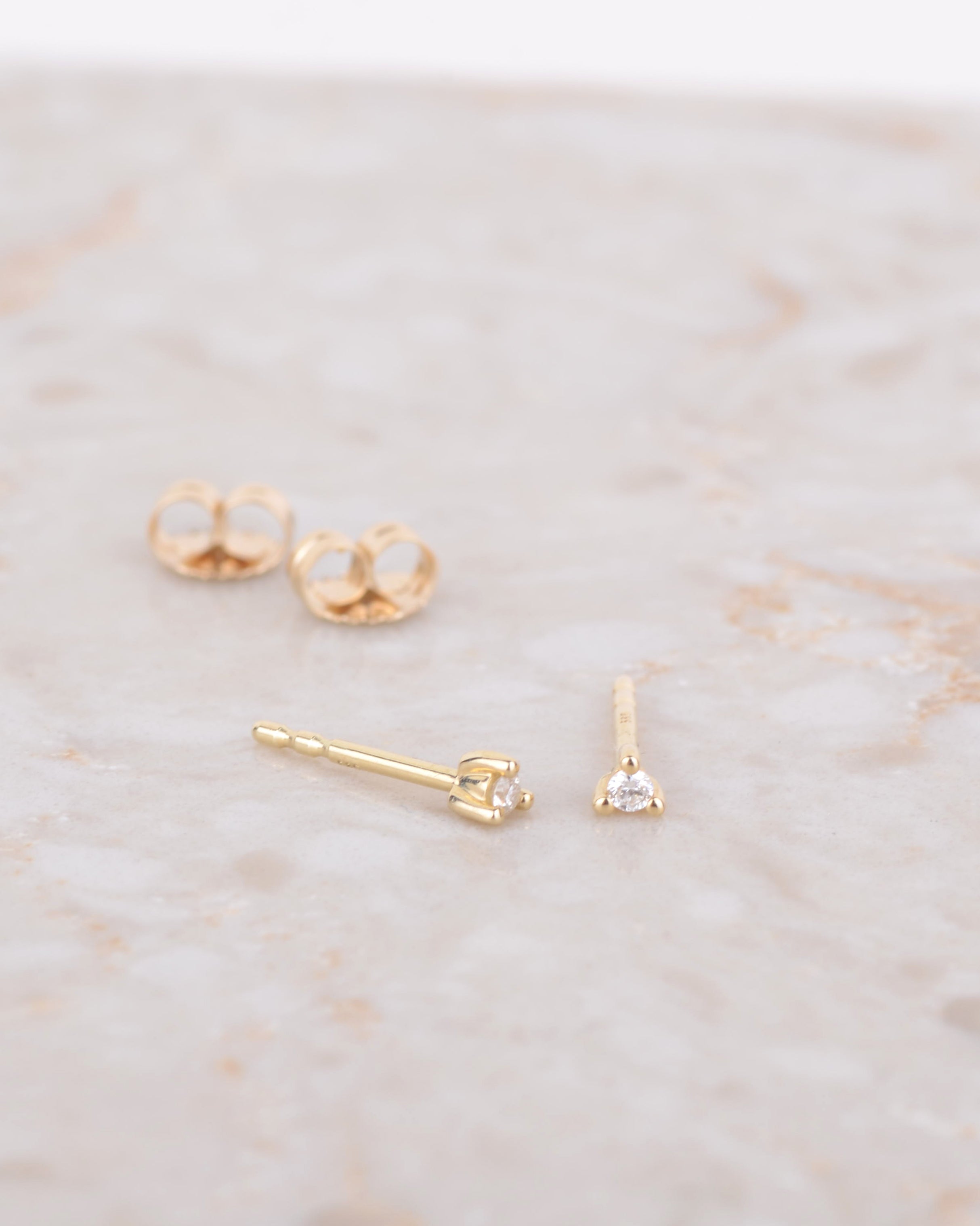 Oorbellen 14k diamond tiny studs