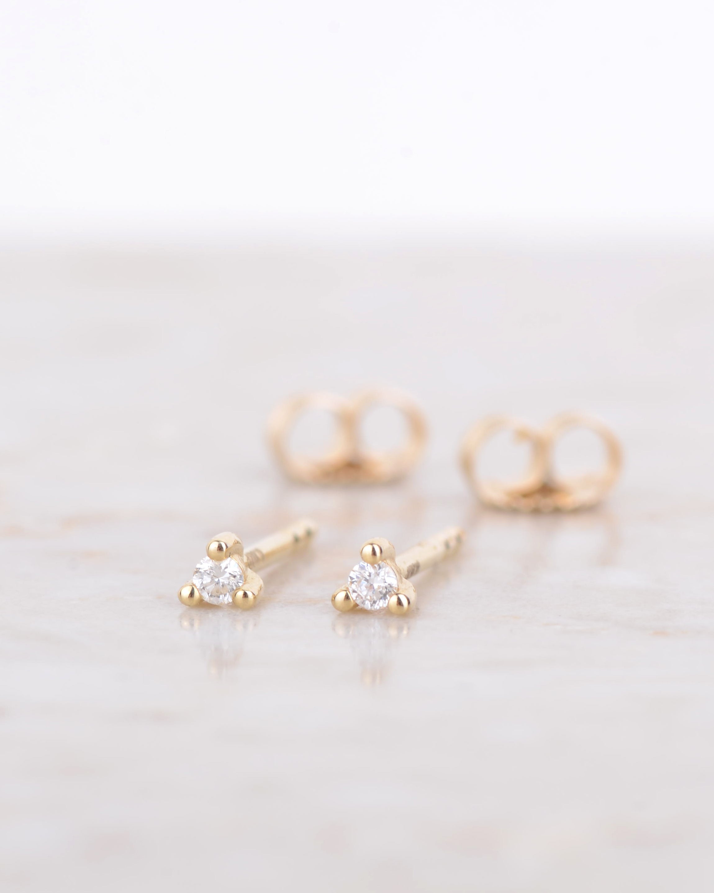 Oorbellen 14k diamond tiny studs