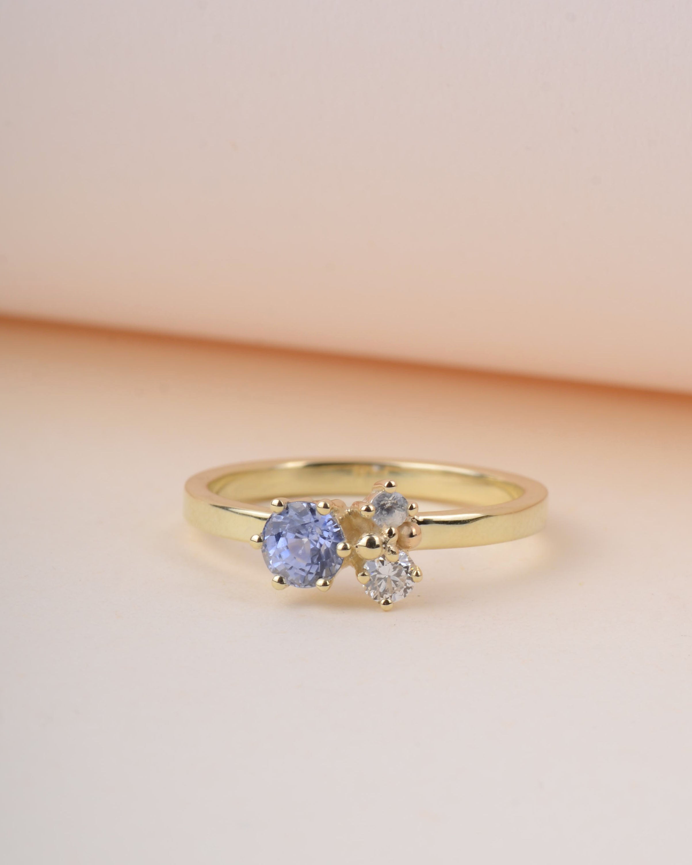 Ring 14k majestic sapphire