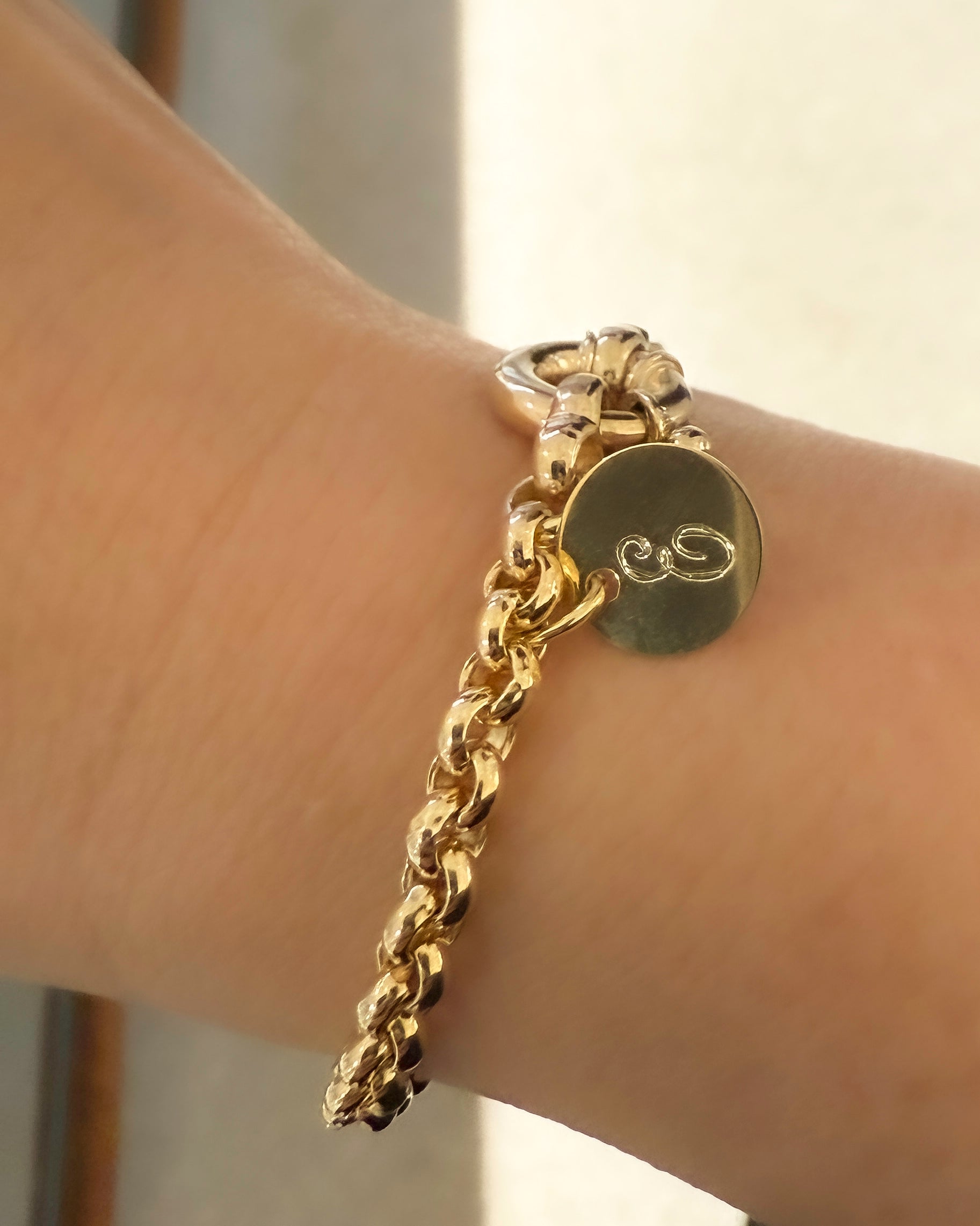 Signature hanger 14k