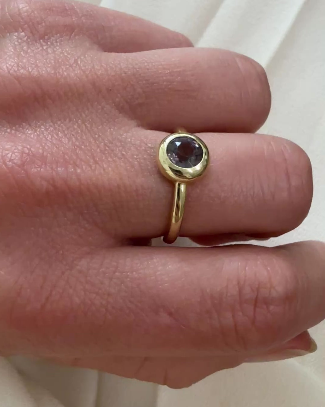 Video laden: Ring 14k solar spinel
