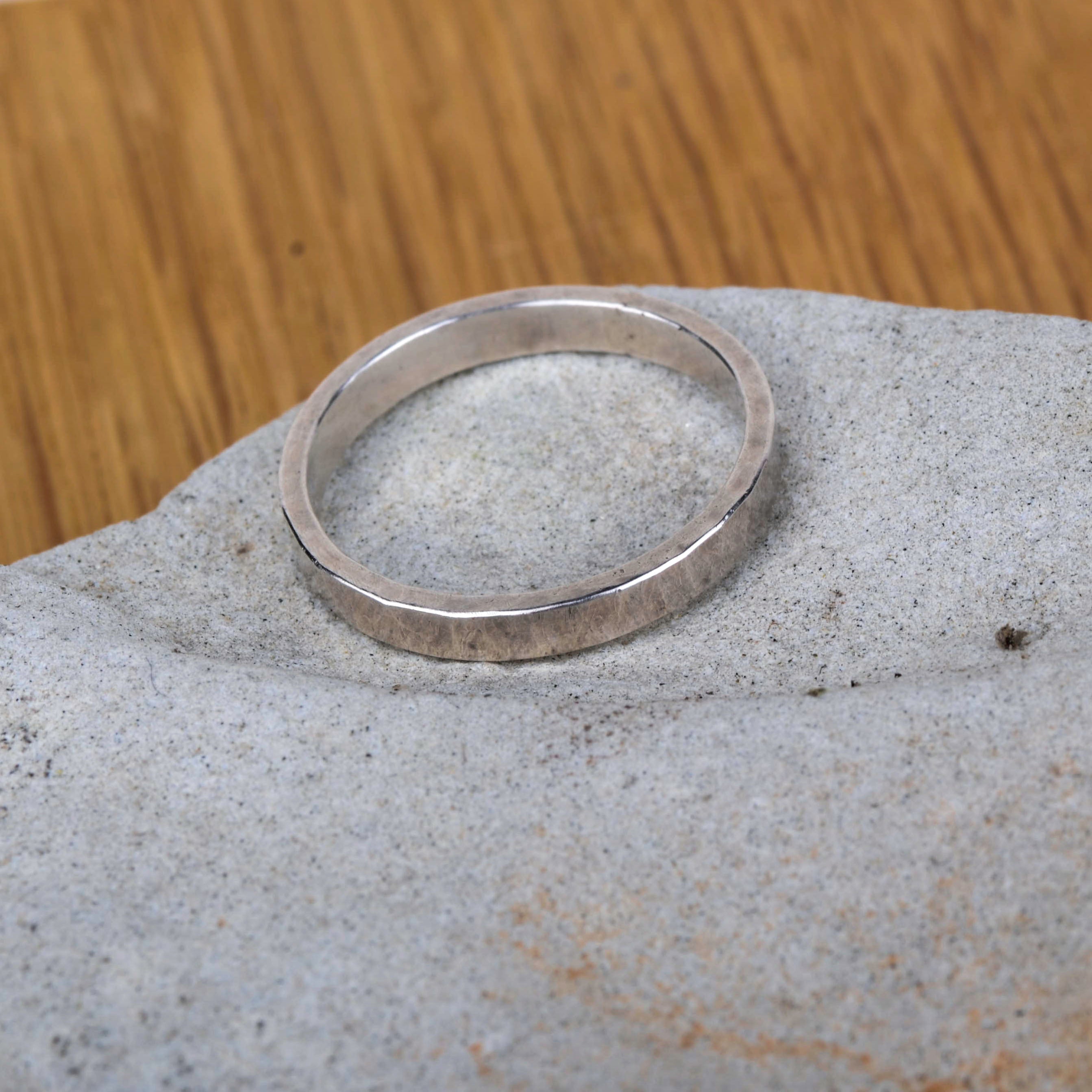 Ring mister hammered