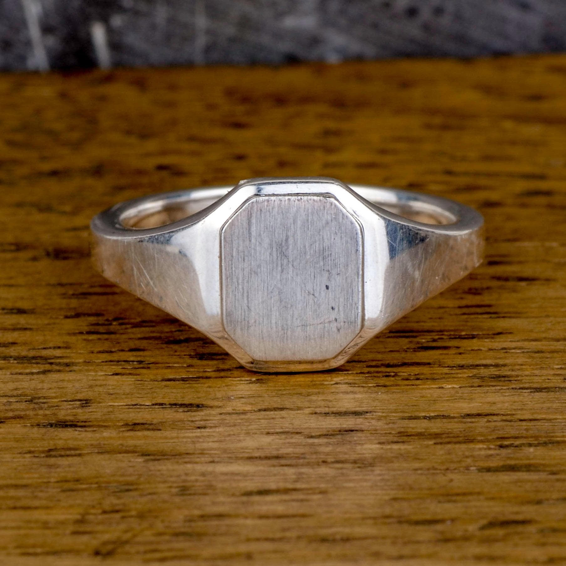 Ring slate signet