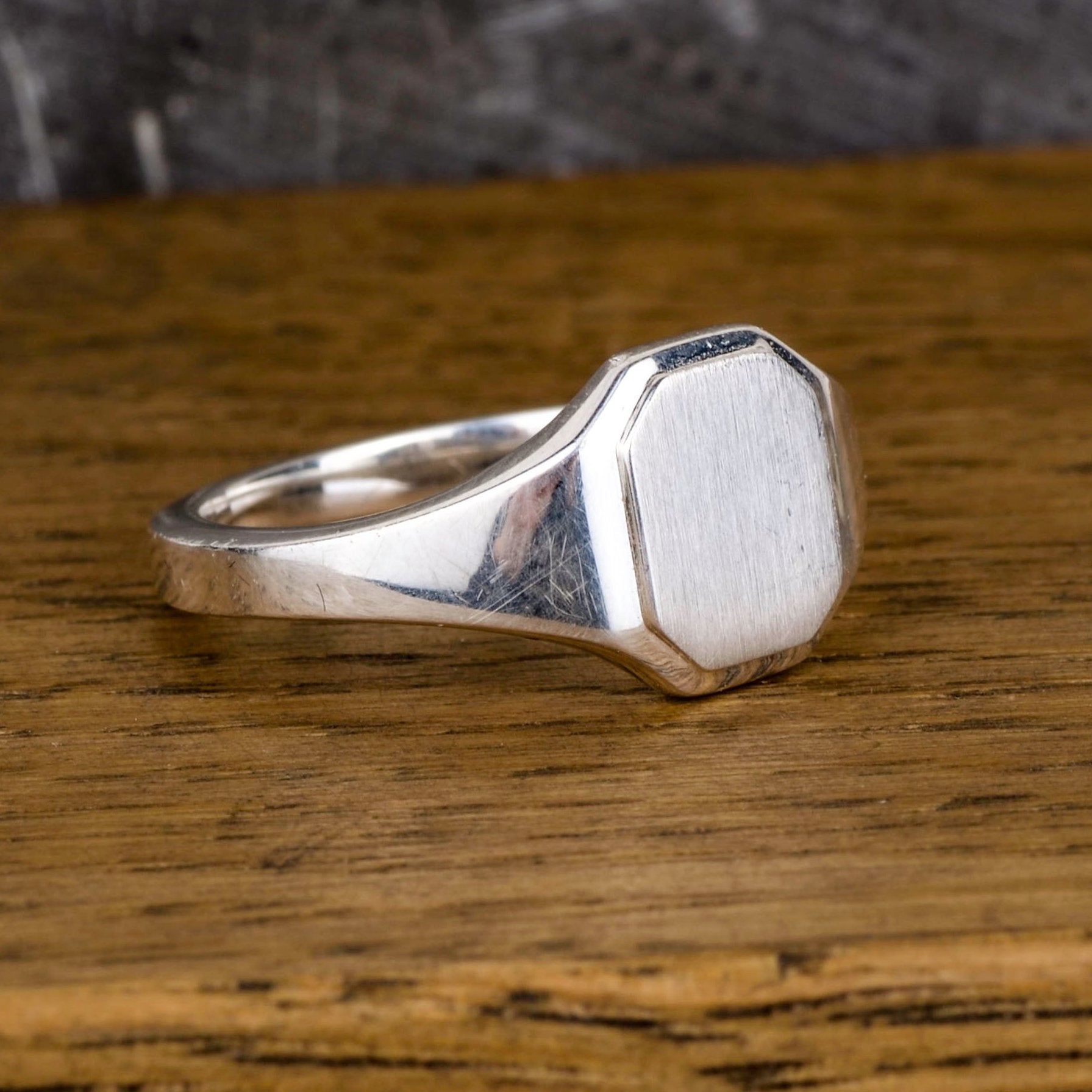 Ring slate signet