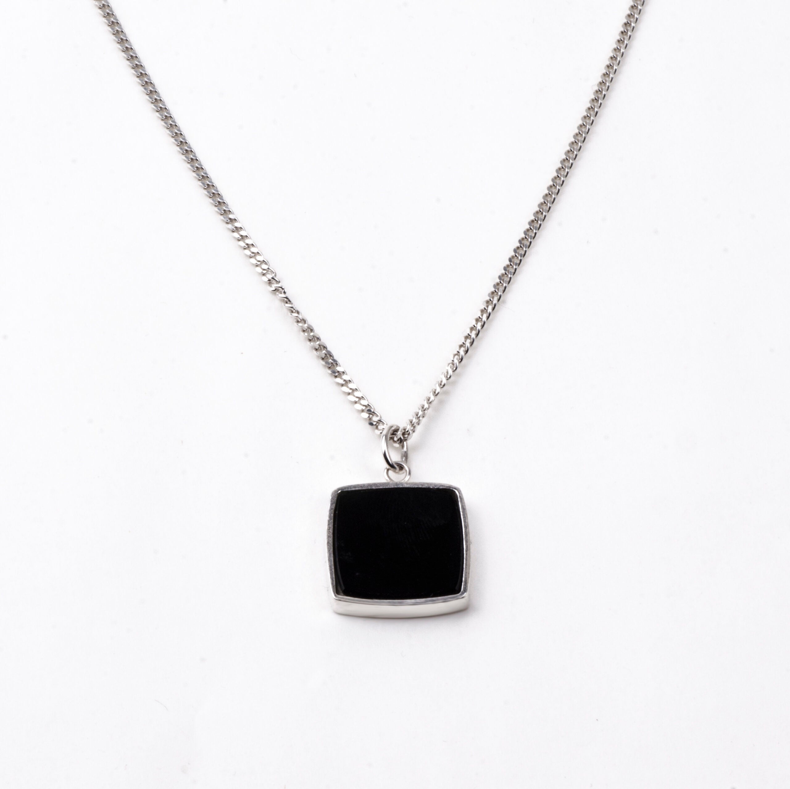 Ketting square stone