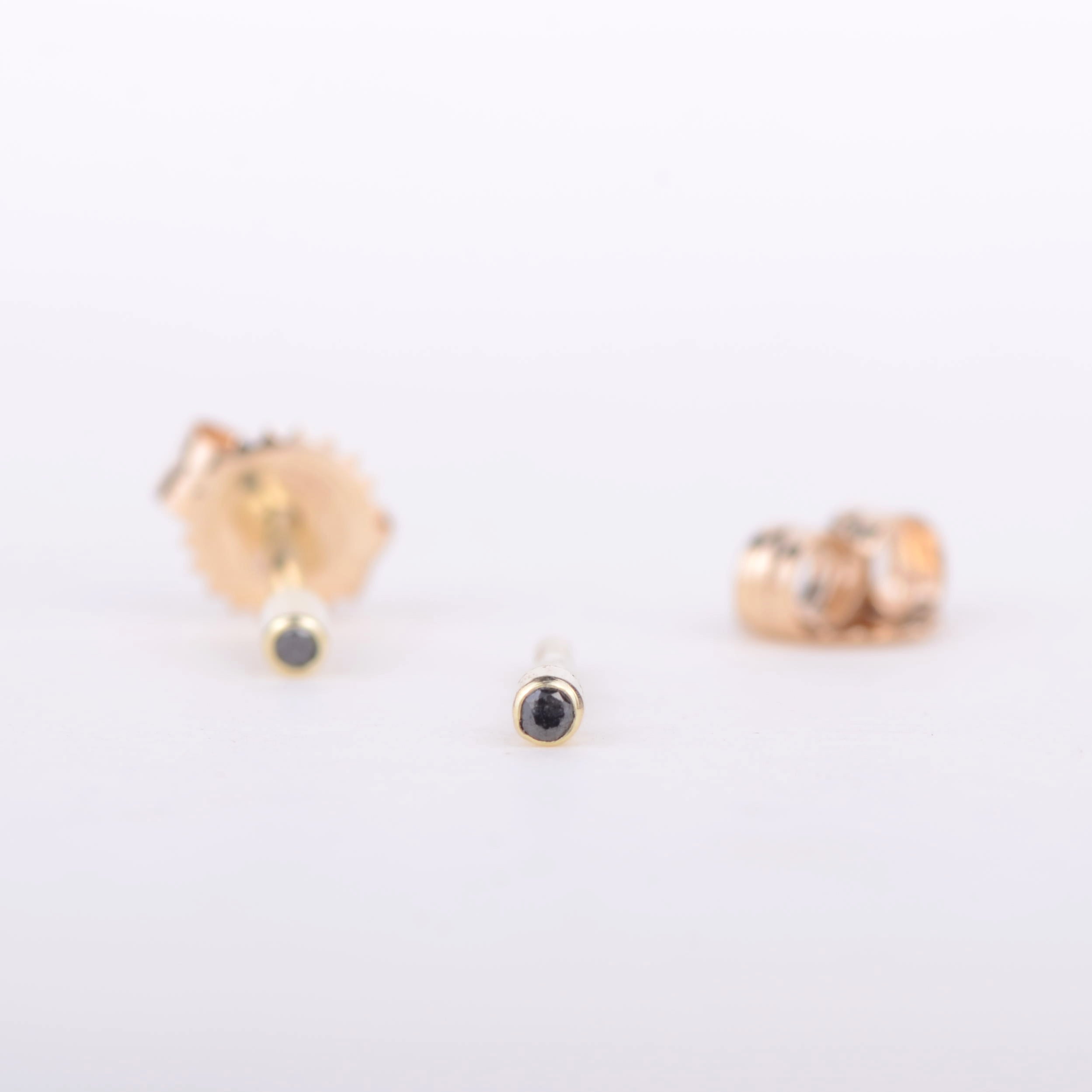 Oorbel 14k black