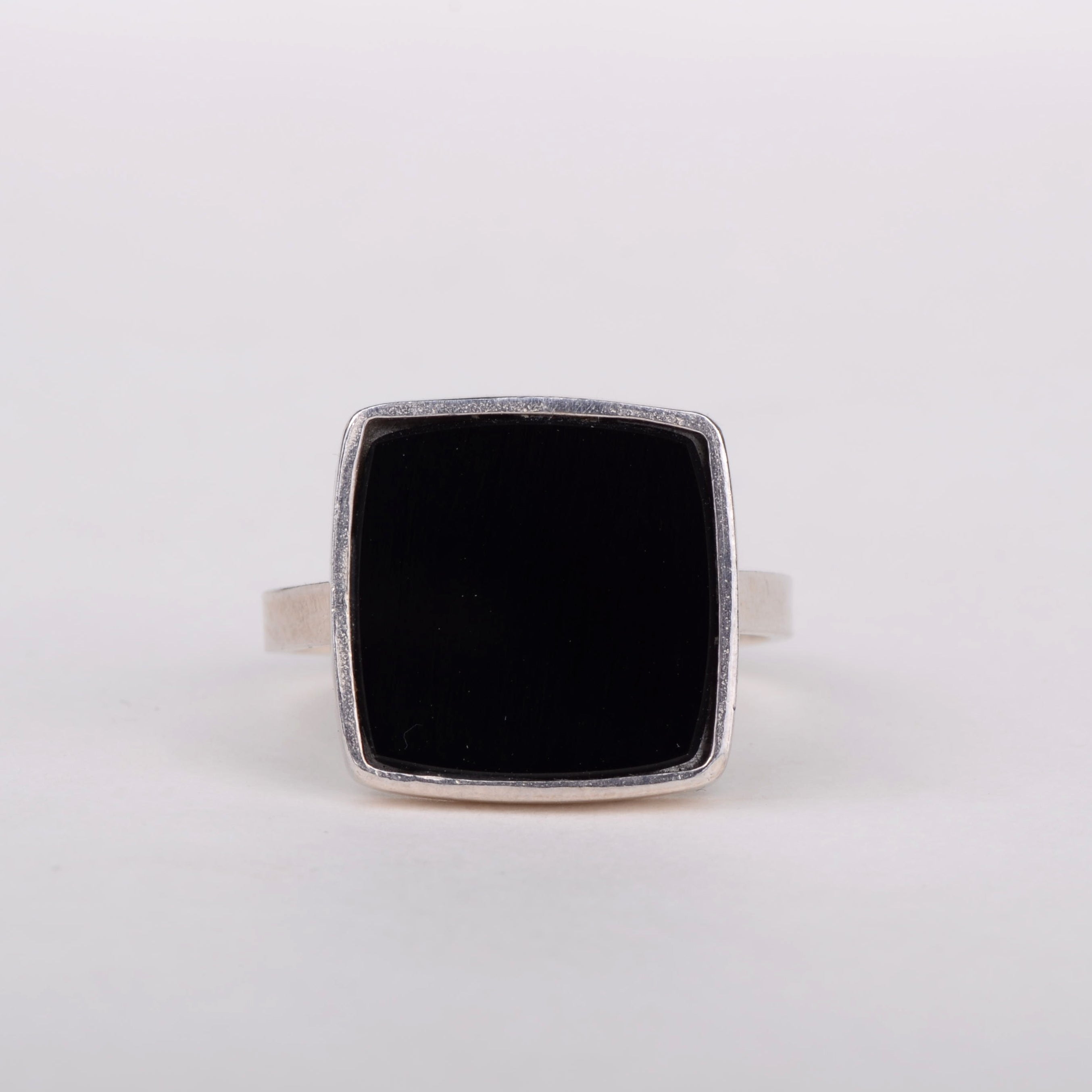 Ring mister onyx