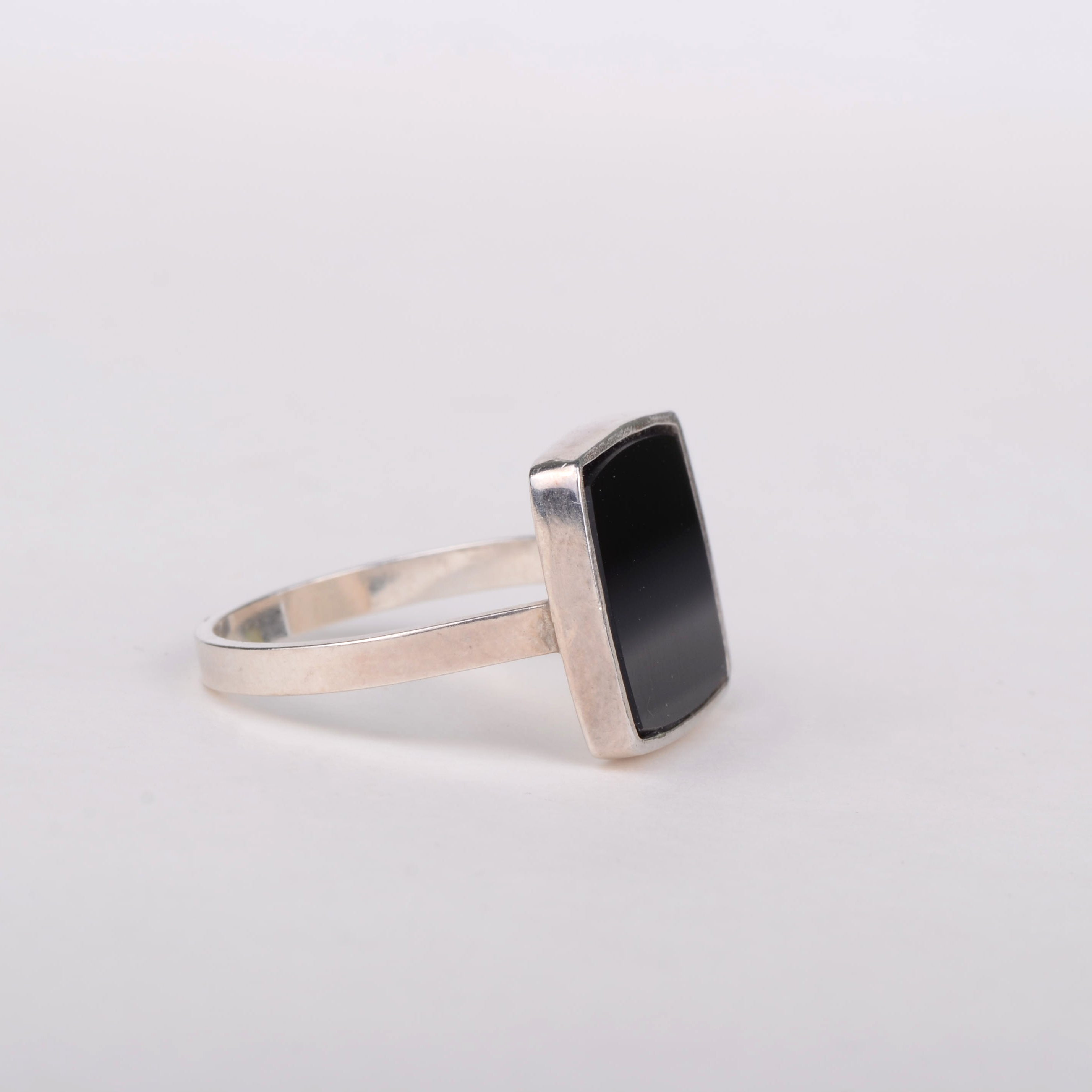 Ring mister onyx