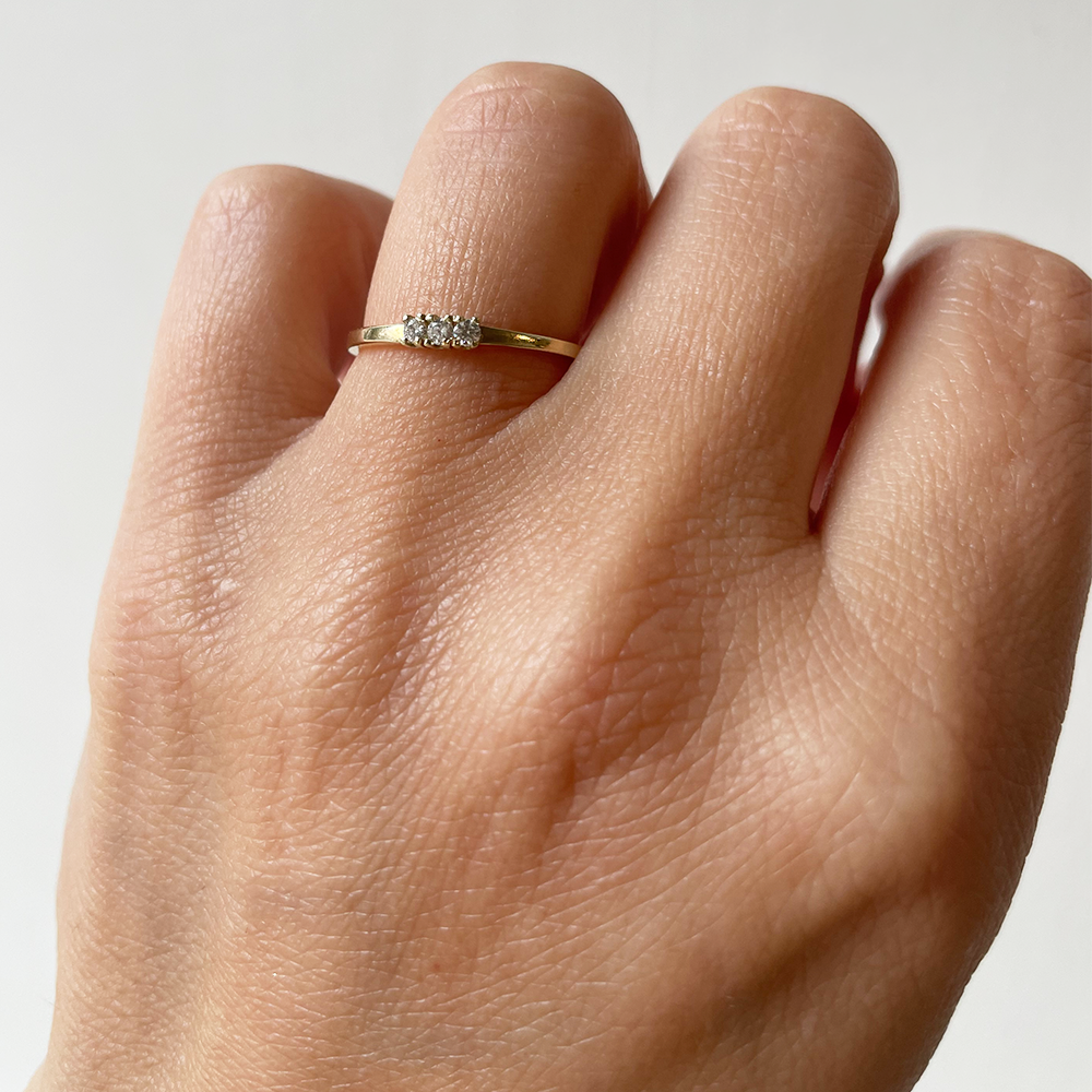 Ring 14k three in a row