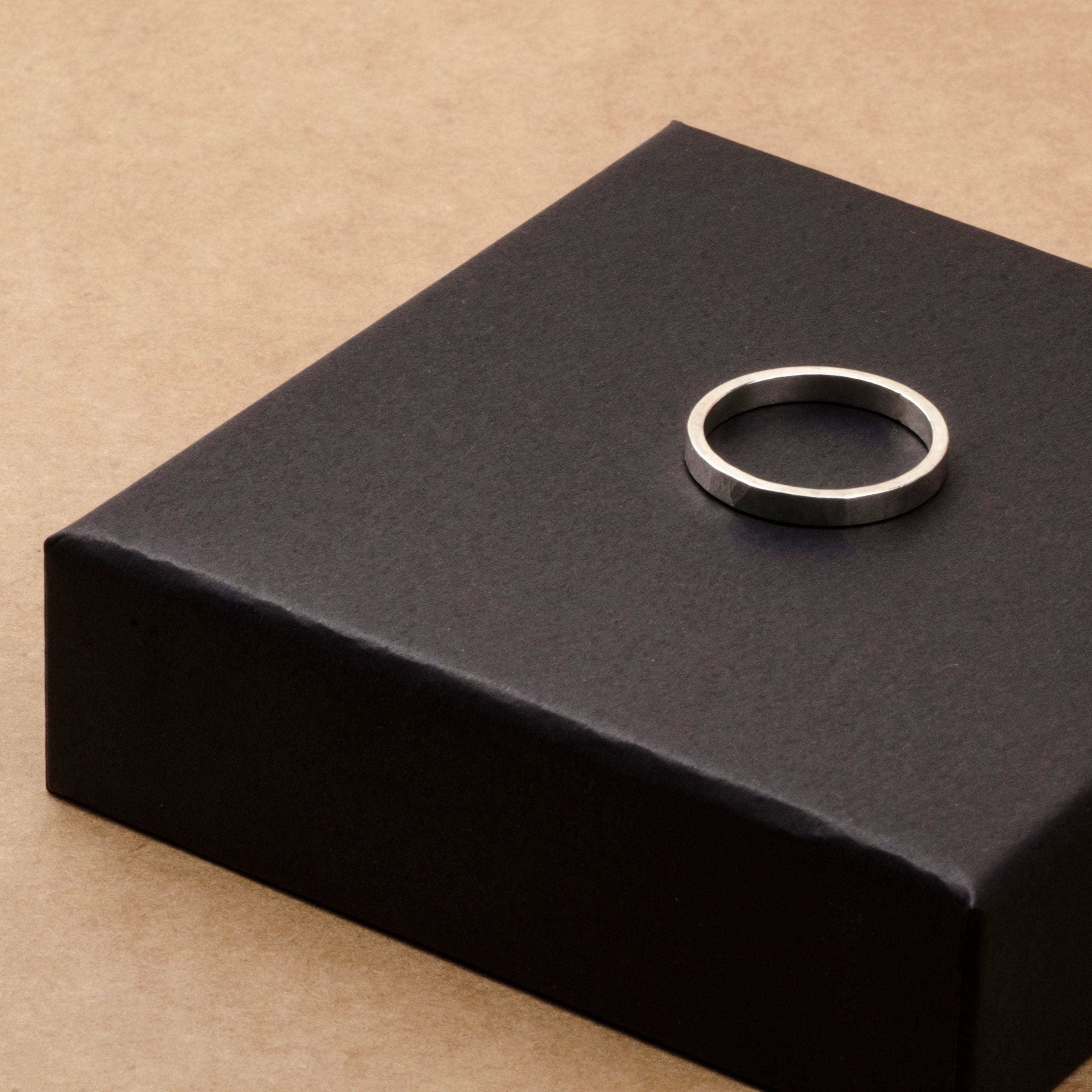 Ring mister hammered