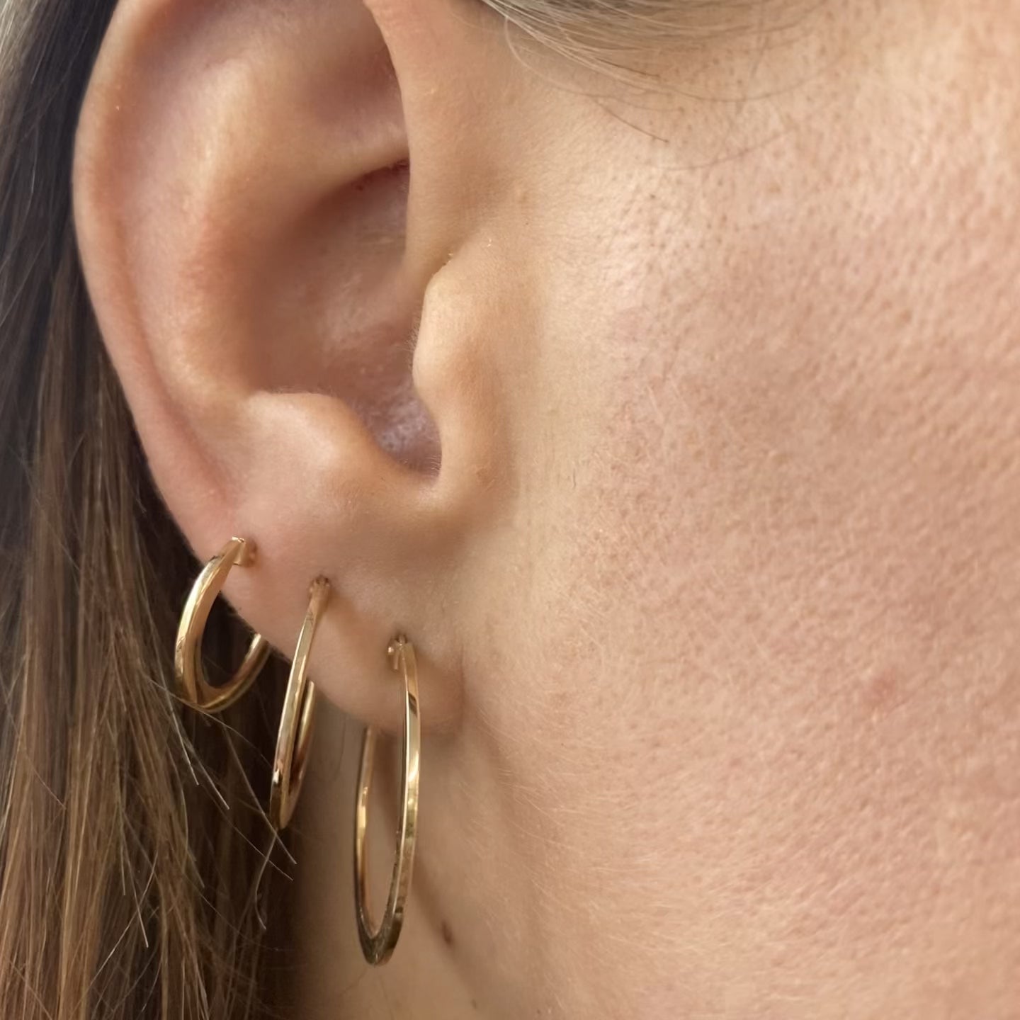 Load video: Earrings 14k whoopi!