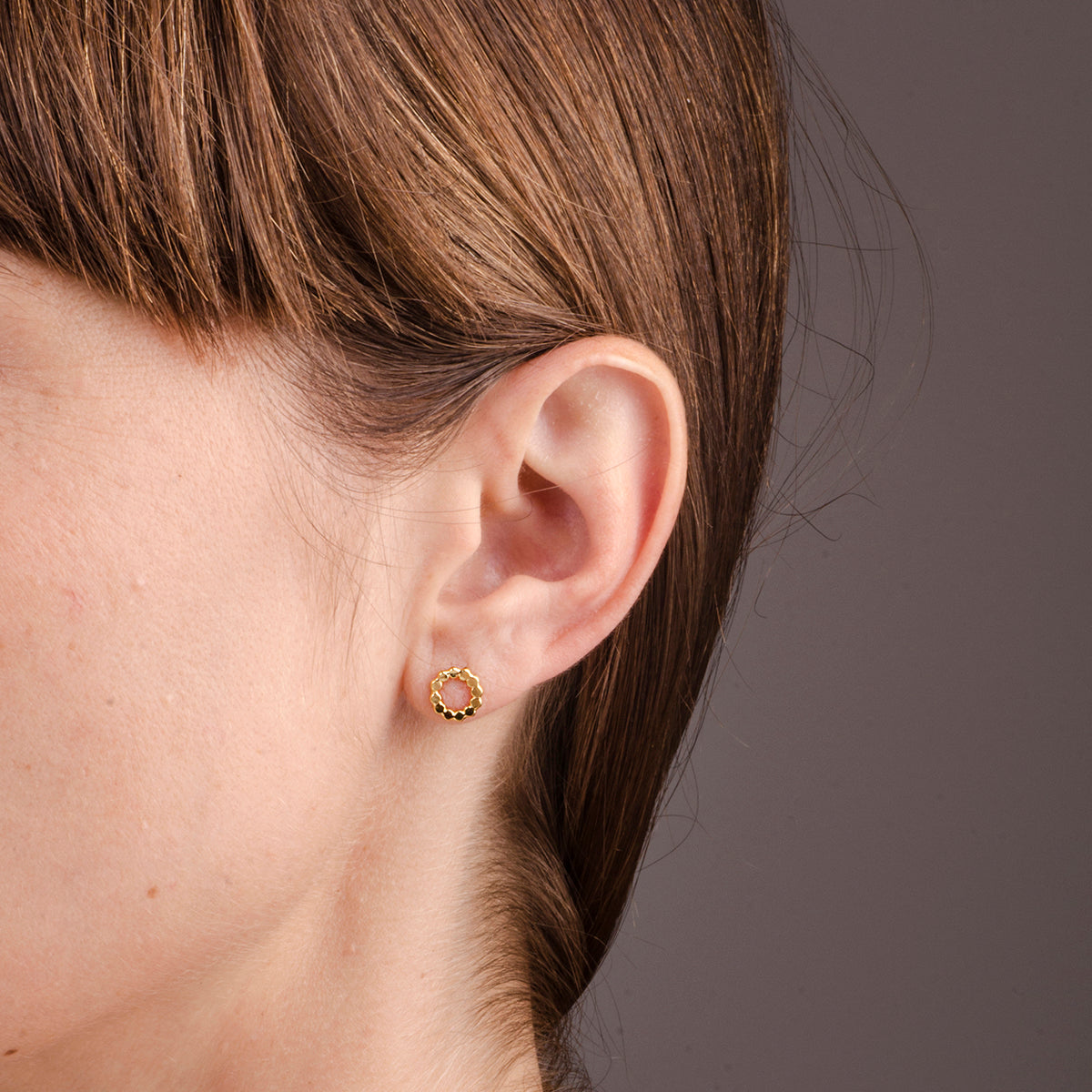 Oorbellen flat pearl small