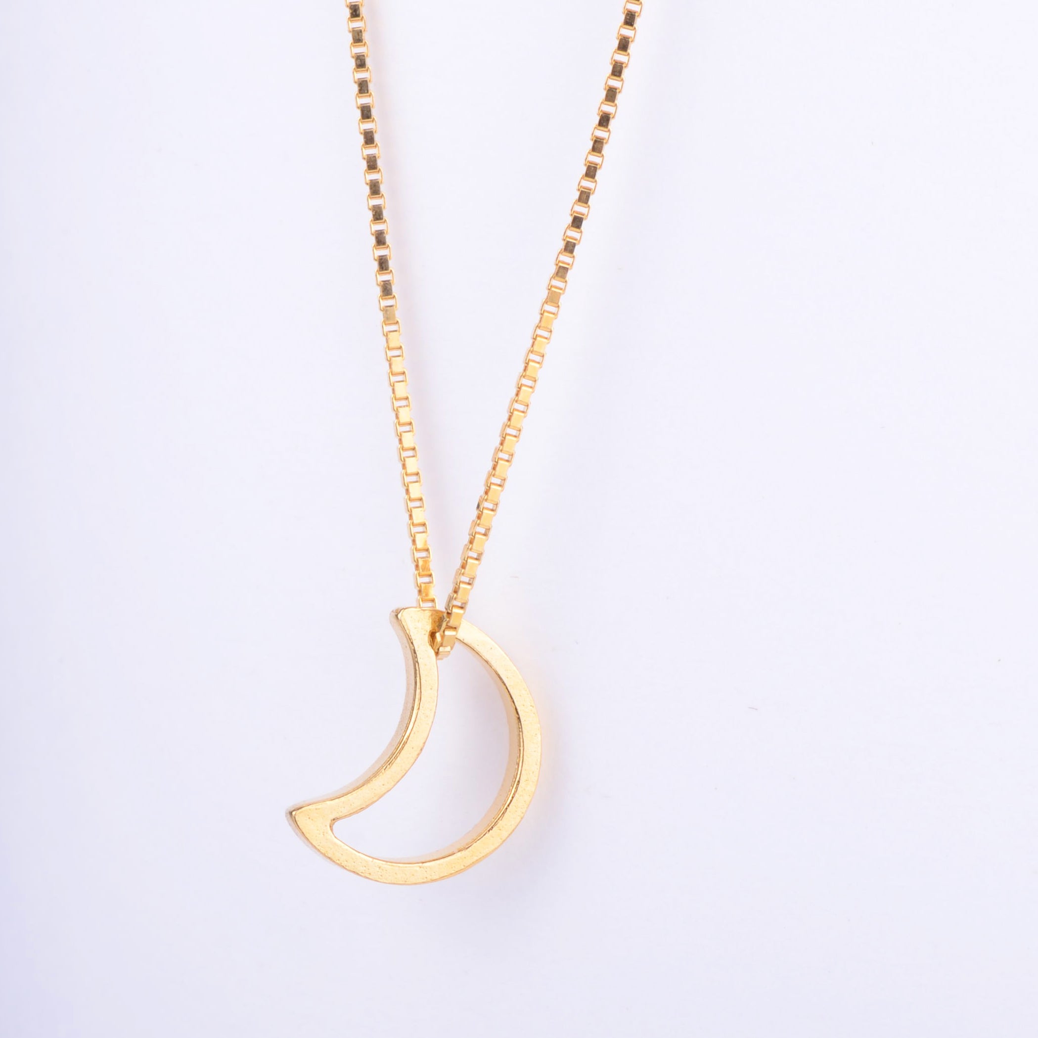 Pendant moon