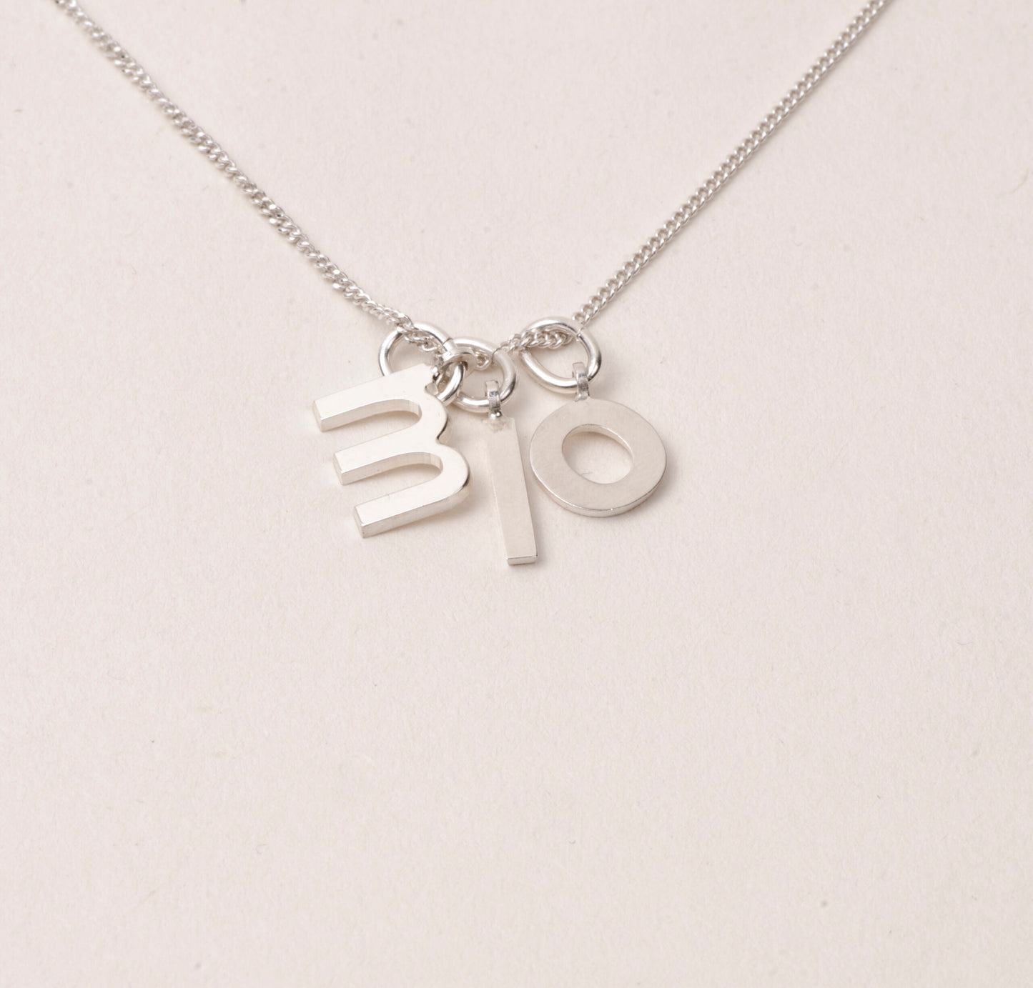 Loose pendant alphabet small